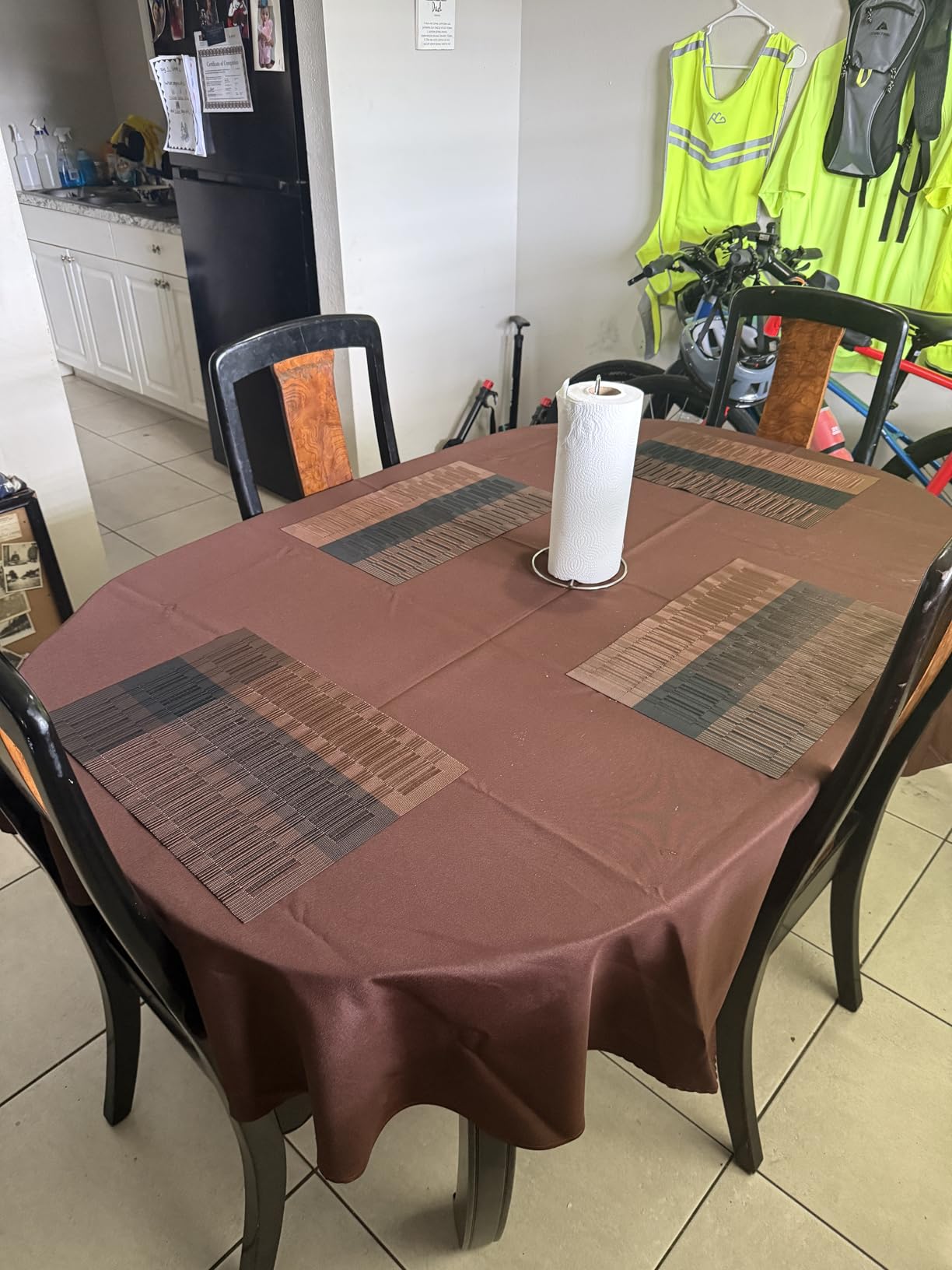 PIGCHCY Placemats,Durable Placemats for Dining Table,Washable Woven Vinyl Kitchen Placemats Set of 4 (Brown) customer photo 2