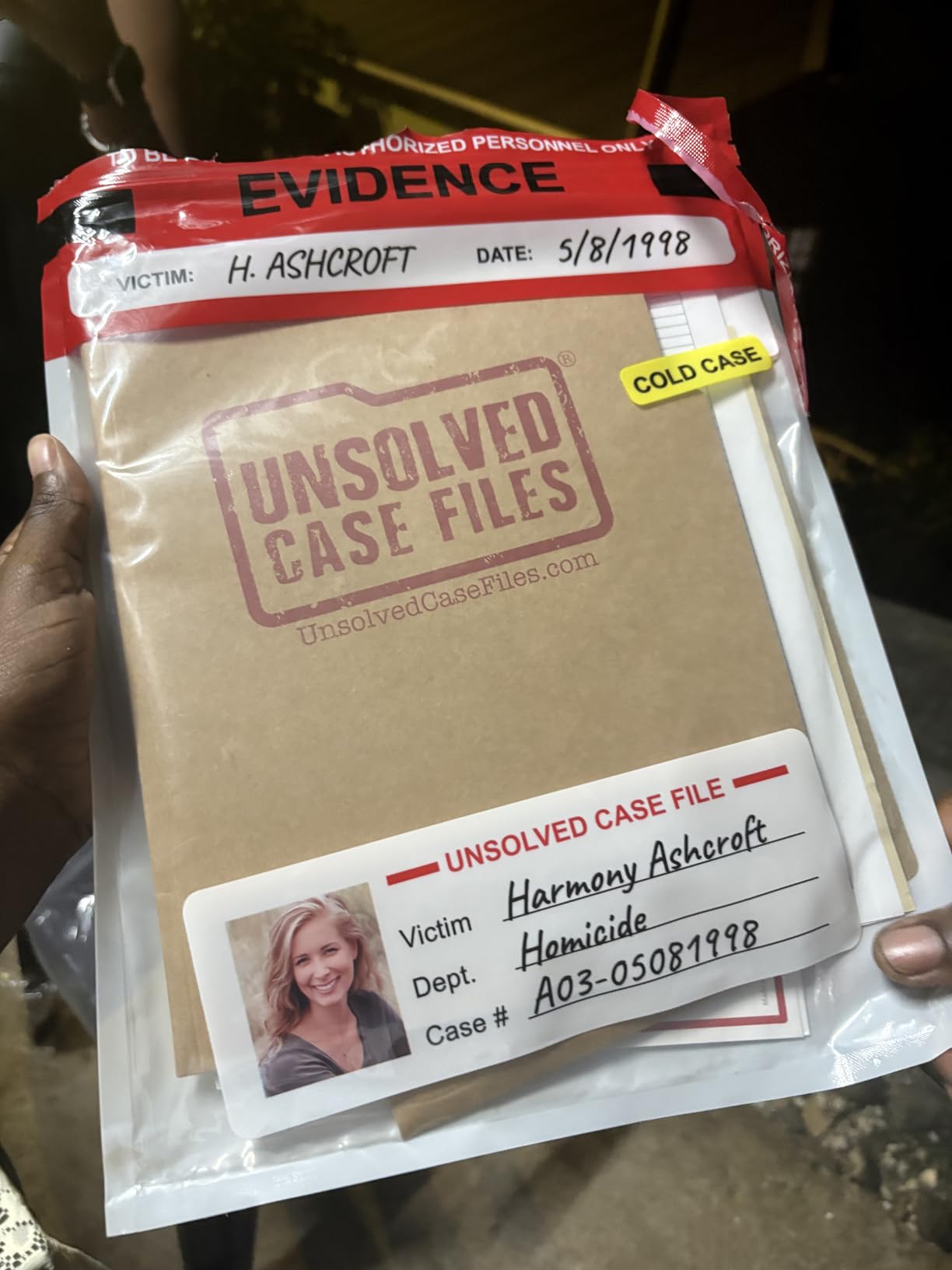Unsolved Case Files | Ashcroft, Harmony - Cold Case Murder Mystery Game - Can You Solve The Crime? Who Killed Harmony? For Ages 14 and up customer photo 1