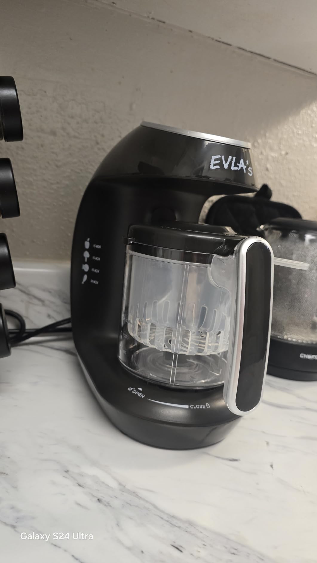 EVLA'S Baby Food Maker, Steamer, Blender, Baby Food Processor for Healthy Homemade Baby Food in Minutes, Touch Screen with 6 Reusable Food Pouches, Baby Registry Essential, White customer photo 2