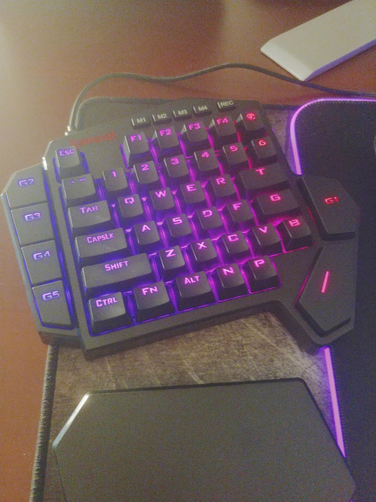 Redragon K585 Wired One-Handed RGB Gaming Keypad, Tactical 42-Key Layout customer photo 1