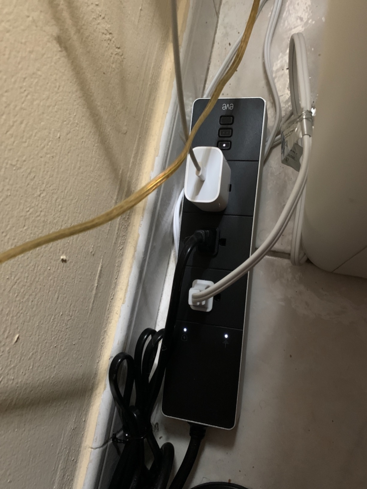 Eve Energy Strip - Smart Triple Outlet & Power Meter for Apple Home, Built-in Schedules & Switches, Surge Protection, overcurrent Protection, overvoltage Protection, Energy metering customer photo 2