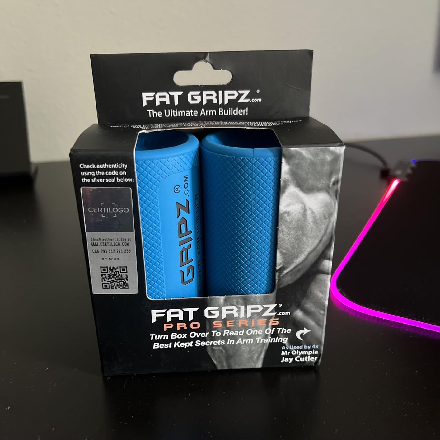 Fat Gripz - Thick Grips - Increased Muscle Fiber Activation - Bigger Arms (4x Men's Health Award Winner) customer photo 1