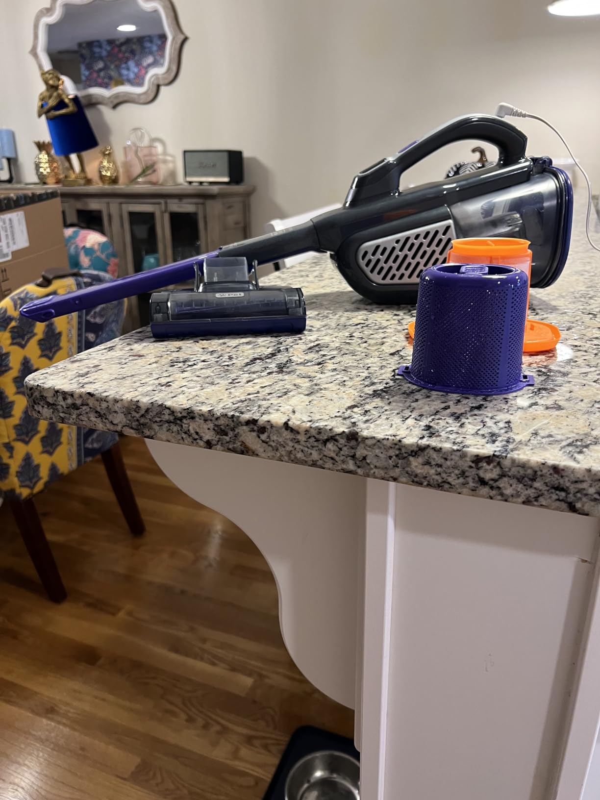 BLACK+DECKER dustbuster furbuster Pet Hair Vacuum with Motorized Pet Hair Brush, Handheld Vacuum Cordless for Home and Car, Rechargeable, Portable, Powerful Suction, AdvancedClean (HHVK515JP07) customer photo 1