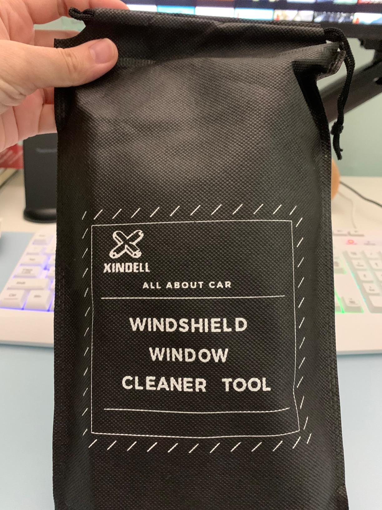 XINDELL Interior Windshield Cleaner Tool – Car Interior Window Cleaning Kit with Extendable Handle & 4 Microfiber Pads, Auto Wiper Inside Compact Windshield Brush for Car & Home Windows customer photo 1