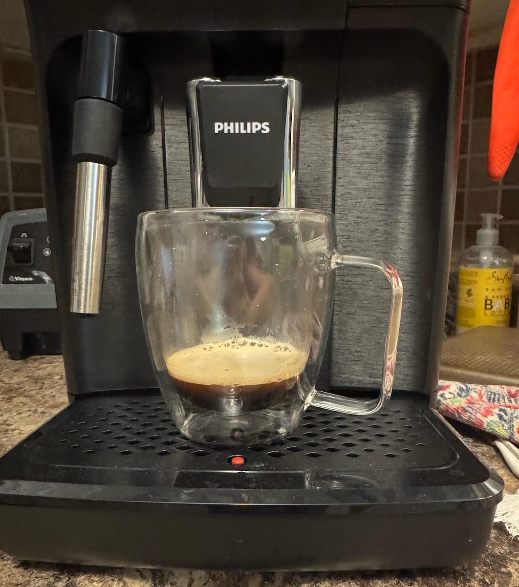 Philips 2200 Series Fully Automatic Espresso Machine, Classic Milk Frother, 2 Coffee Varieties, Intuitive Touch Display, 100% Ceramic Grinder, AquaClean Filter, Aroma Seal, Black (EP2220/14) customer photo 2