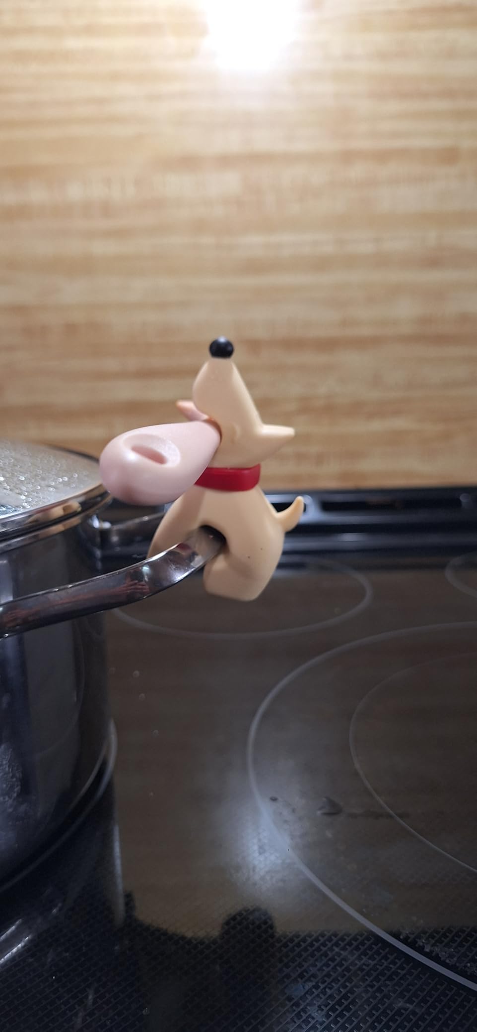 OTOTO 2 in 1 Silicone Spoon Rest & Steam Releaser - Large Spoon Holder for Stove Top - Unique and Useful Gift for Cooking - Heat Resistant Utensil Rest, Kitchen Gadgets, Red Gift (Red the Crab) customer photo 2