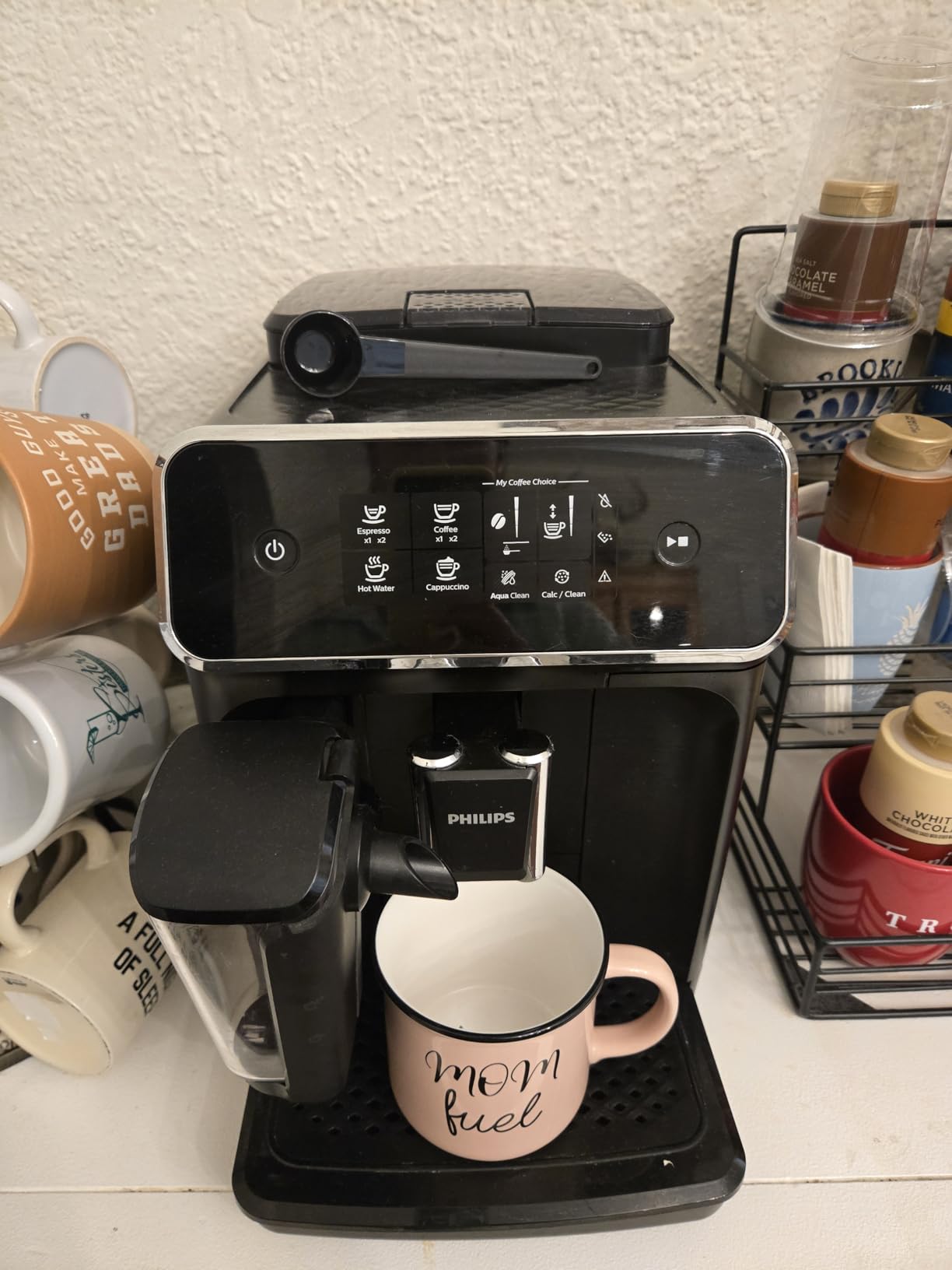 Philips 2200 Series Fully Automatic Espresso Machine, LatteGo Milk Frother, 3 Coffee Varieties, Intuitive Touch Display, 100% Ceramic Grinder, AquaClean Filter, Aroma Seal, Black (EP2230/14) customer photo 2