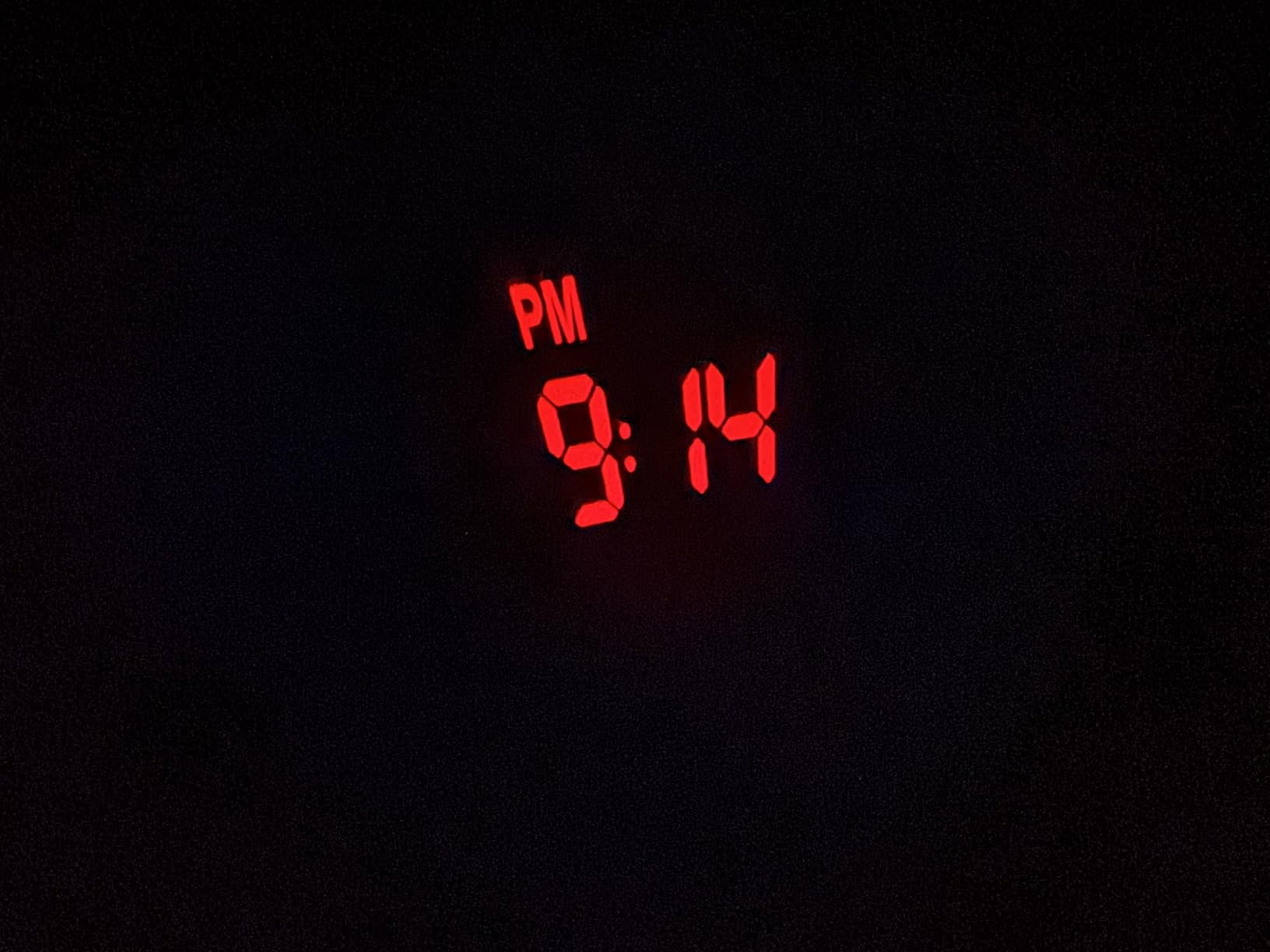 Mesqool Digital Projection Alarm Clock with Dual Alarms, 5 Levels Dimmer | 180° Rotatable Projector, 12/24H & DST, Large LED, Snooze, with Battery Backup, Loud Alarm Perfect for Heavy Sleepers customer photo 1
