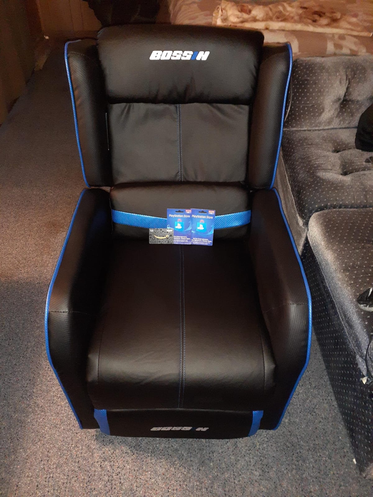BOSSIN 400lbs Big and Tall Gaming Recliner Chair, PU Leather Seating, Blue customer photo 2