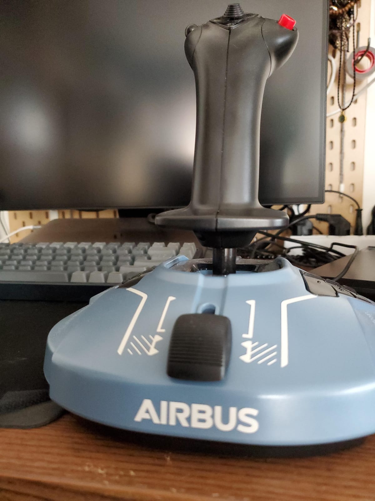 Thrustmaster TCA Quadrant Airbus Edition Flight Sim Throttle - PC customer photo 2