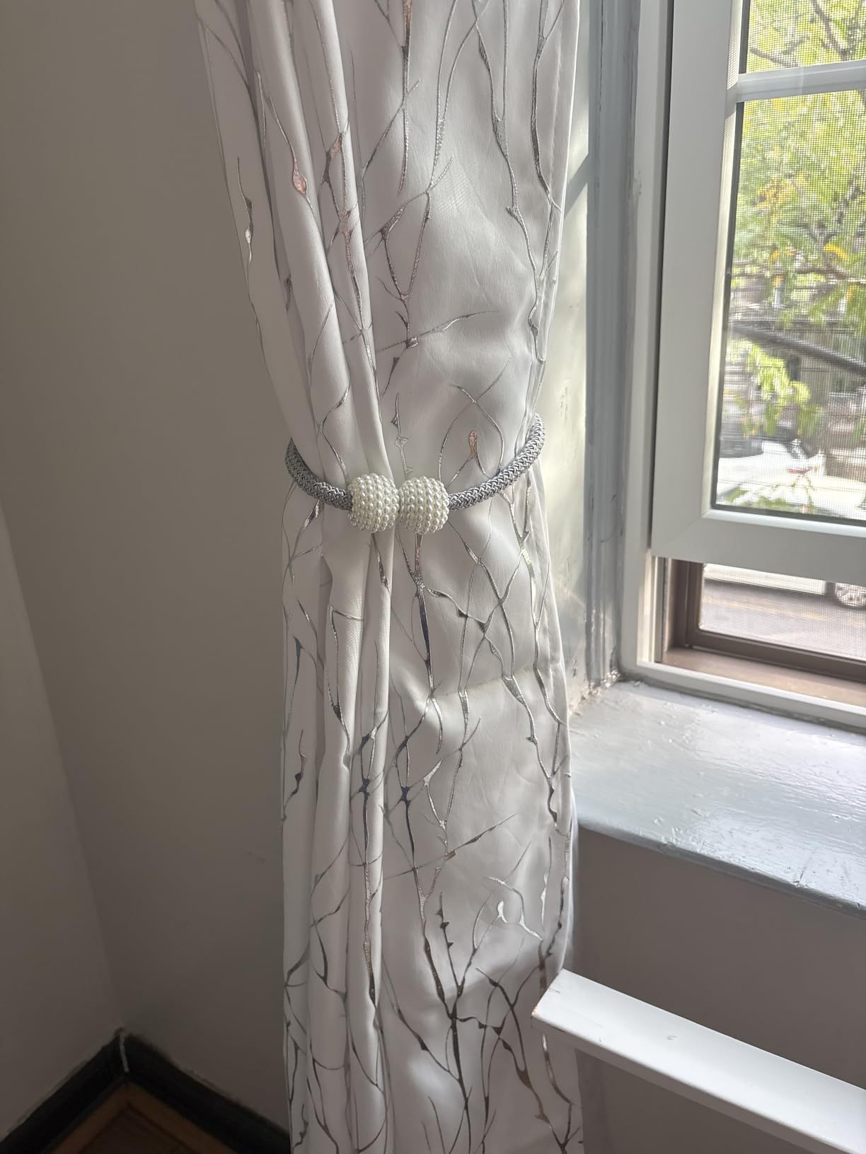 MELALUXE 6 Pack Magnetic Curtain Tiebacks, Decorative Curtain Holdbacks for Window Décor (Grey) customer photo 1