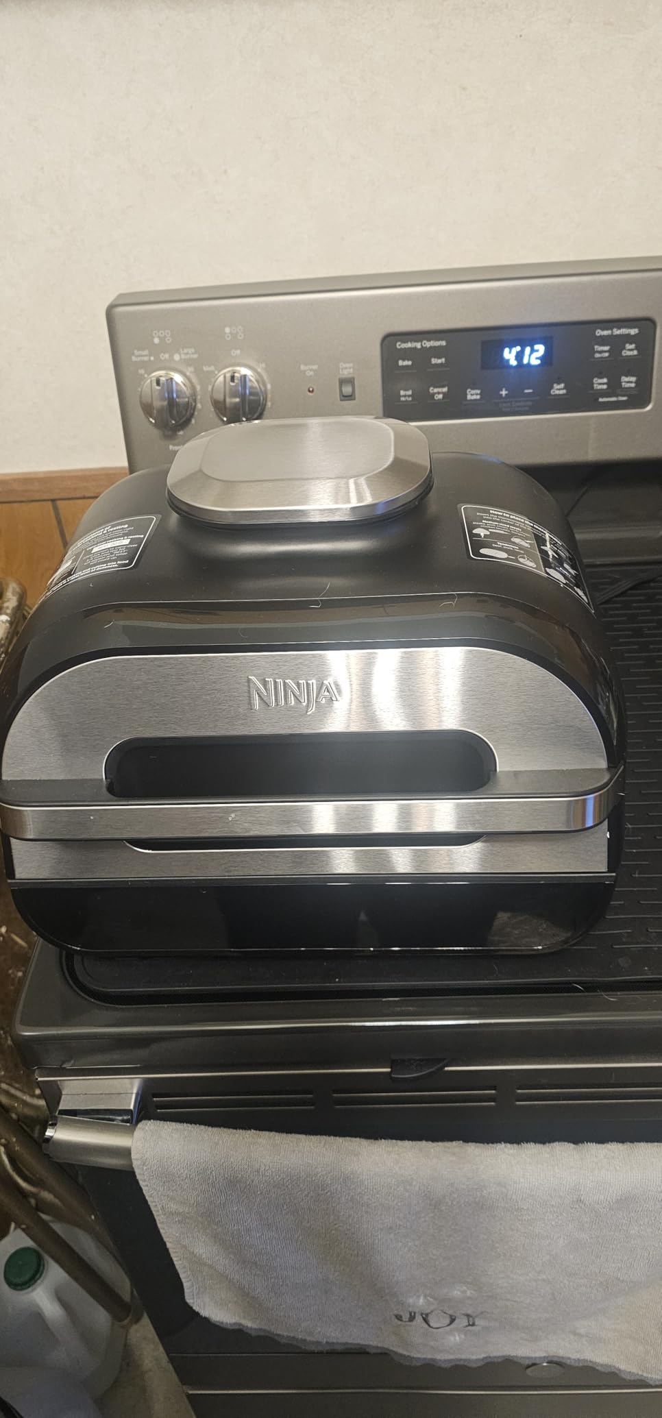 Ninja FG551 Foodi Smart XL 6-in-1 Indoor Grill and Air Fryer, 4 Qt Capacity, Black/Silver customer photo 2