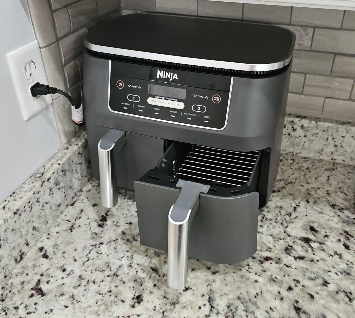 Ninja Foodi Air Fryer, 8 Qt DualZone, 6-in-1, Grey, DZ201 customer photo 2