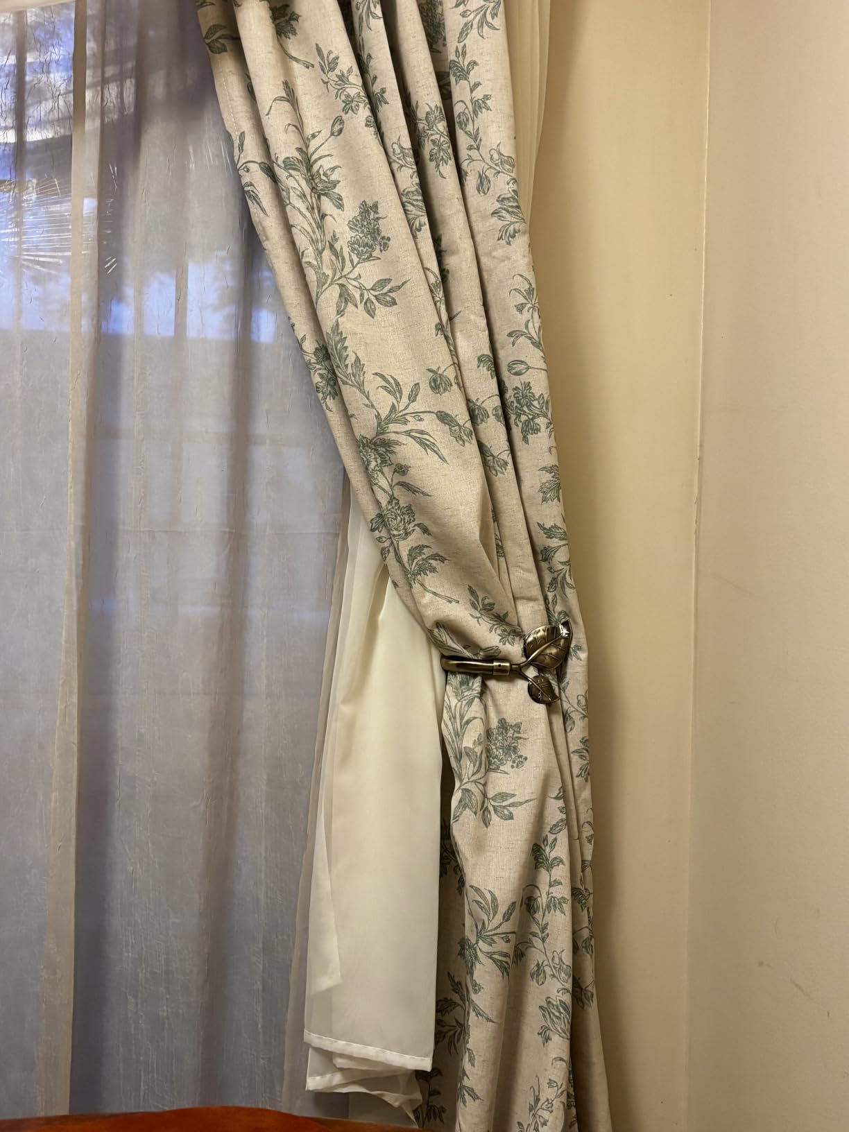HIKMLK Leaf Shaped Curtain Tieback Holdbacks 2pcs, Handmade Metal Curtain Side Holders for Wall, Curtain Hook Pull Backs for Drapes Window Decoration customer photo 2
