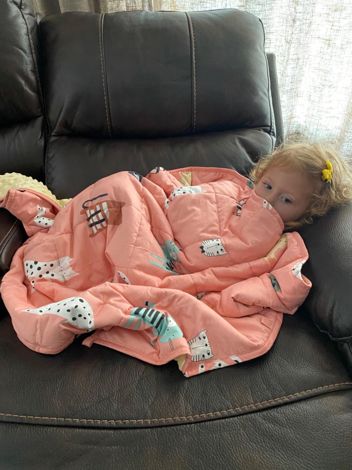 Uttermara Minky Weighted Blanket for Sleeping, 3lbs 36x48 inches customer photo 2
