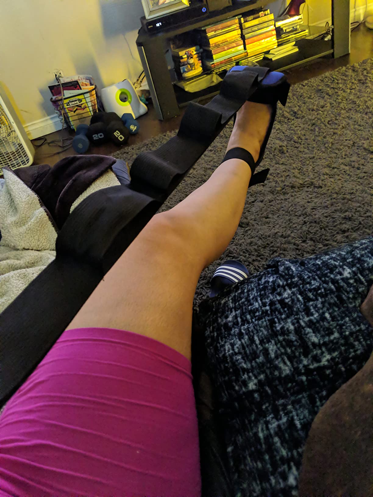 DMoose Fitness Foot & Calf Stretcher with Adjustable Padded Stretching Strap for Plantar Fasciitis, Hamstring, Heel Spurs and Achilles Tendonitis Relief - Yoga Leg Stretch Strap for Flexibility customer photo 2