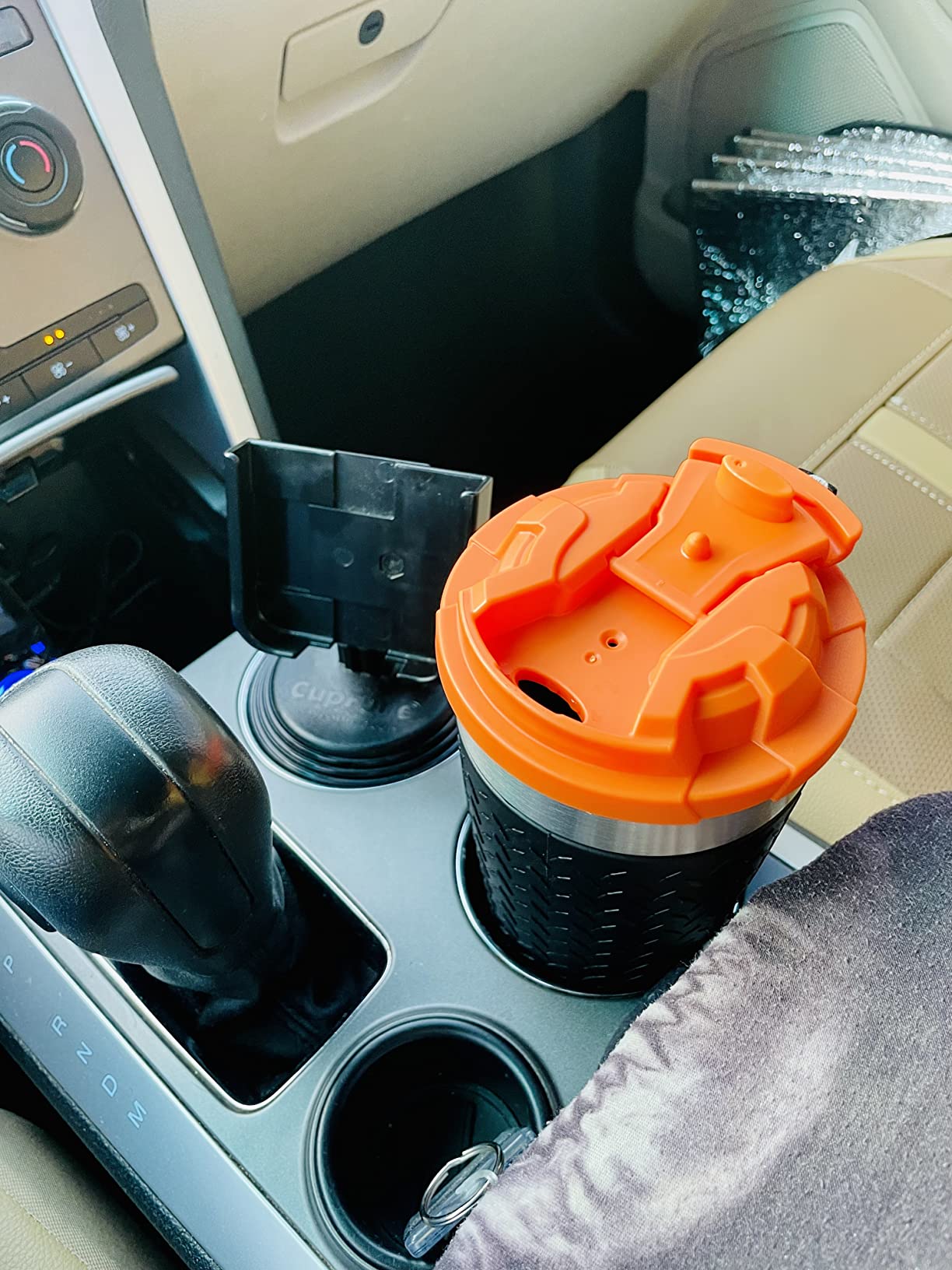 Klein Tools 55580 Stainless Steel Tumbler with Flip-top Lid, Insulated 20 oz. Tradesman's Double Wall Vacuum Mug, Slip-resistant Sleeve customer photo 2
