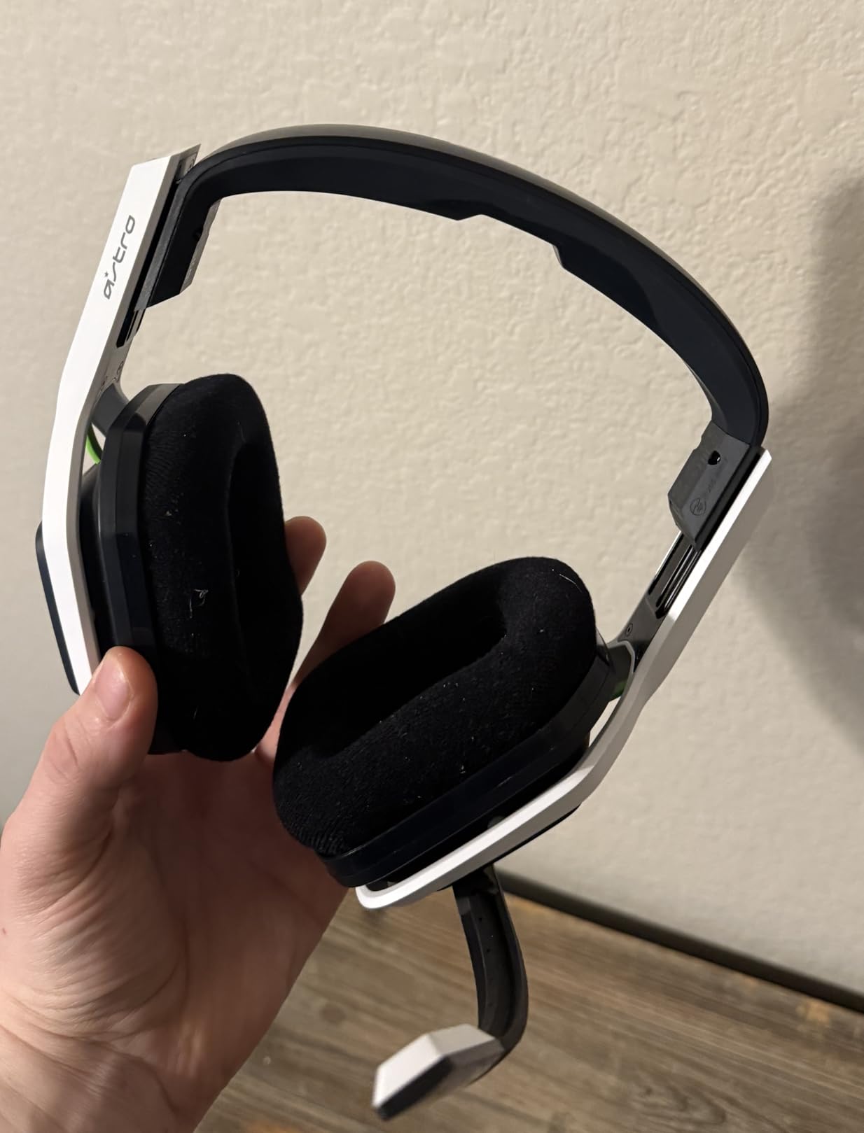 ASTRO Gaming Logitech G A20 Gen 2 Wireless Headset Xbox - White/Green customer photo 1
