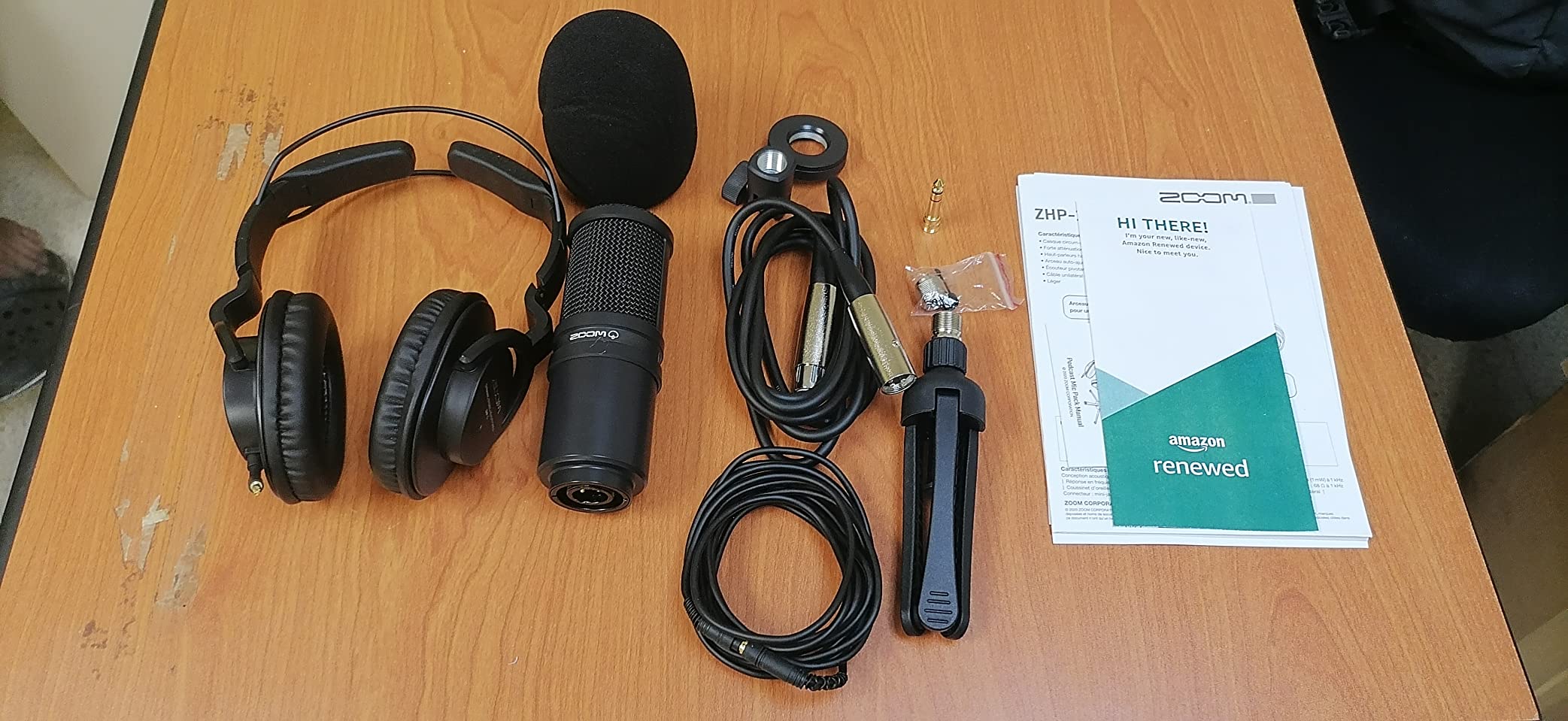 Zoom ZDM-1 Podcast Mic Pack for Podcasters with Dynamic Mic & Headphones customer photo 1
