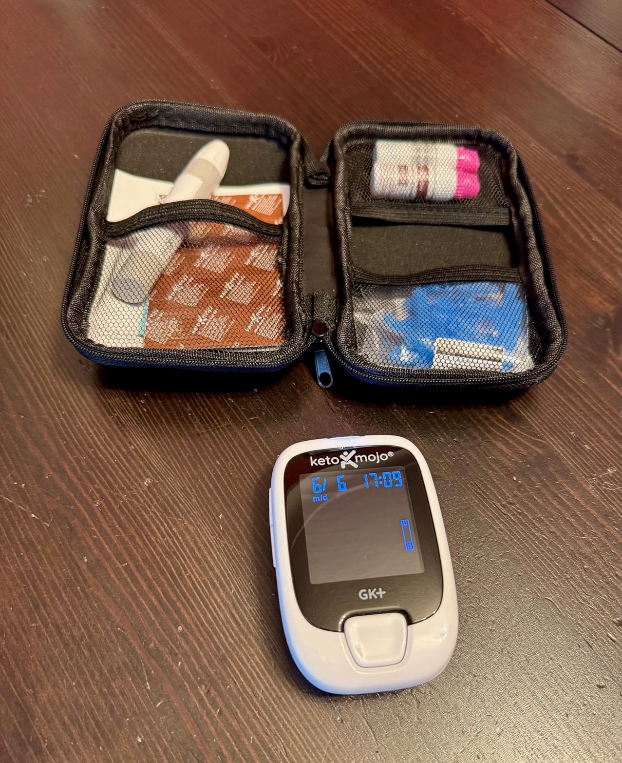 KETO-MOJO GK+ Glucose & Ketone Meter, Keto Diabetes Fasting | Bluetooth sync, Free MyMojoHealth app, 10 glucose + 10 ketone strips, Lancing device, Lancets, Control solutions, Travel case customer photo 1