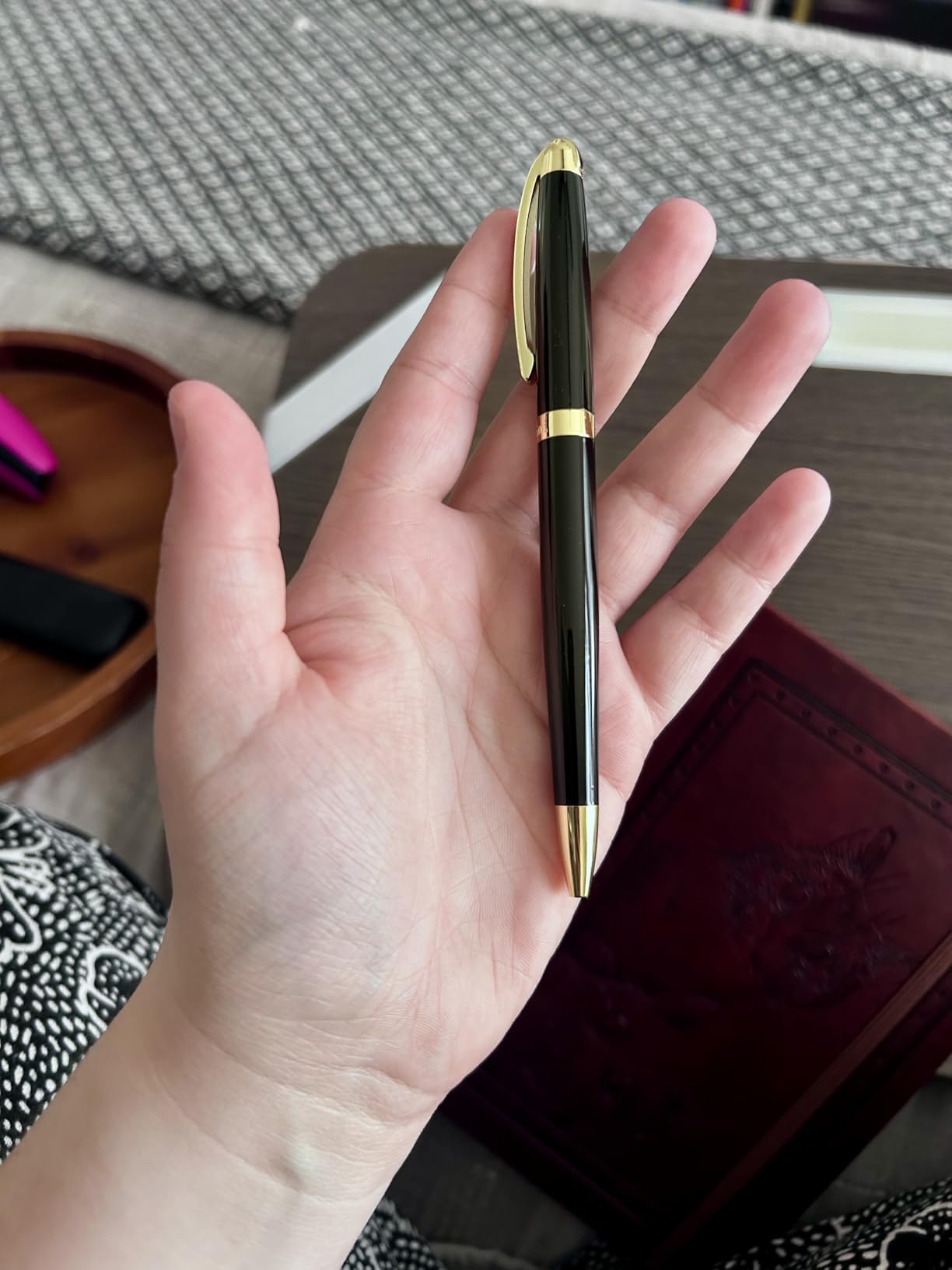 SETTINI® Vegan Leather Journal Gift Set with Pen 192 Pages, Classic customer photo 1