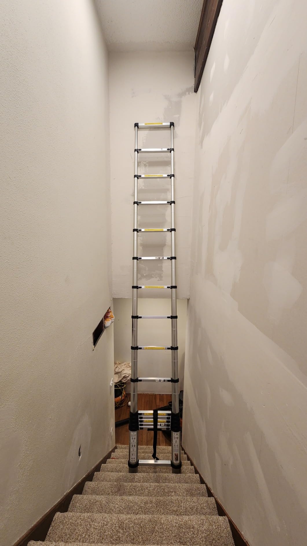 Telescoping Extension Ladder 12.5FT, Aluminum Telescopic Ladders with Carry Bag for Outdoor Indoor Use customer photo 2
