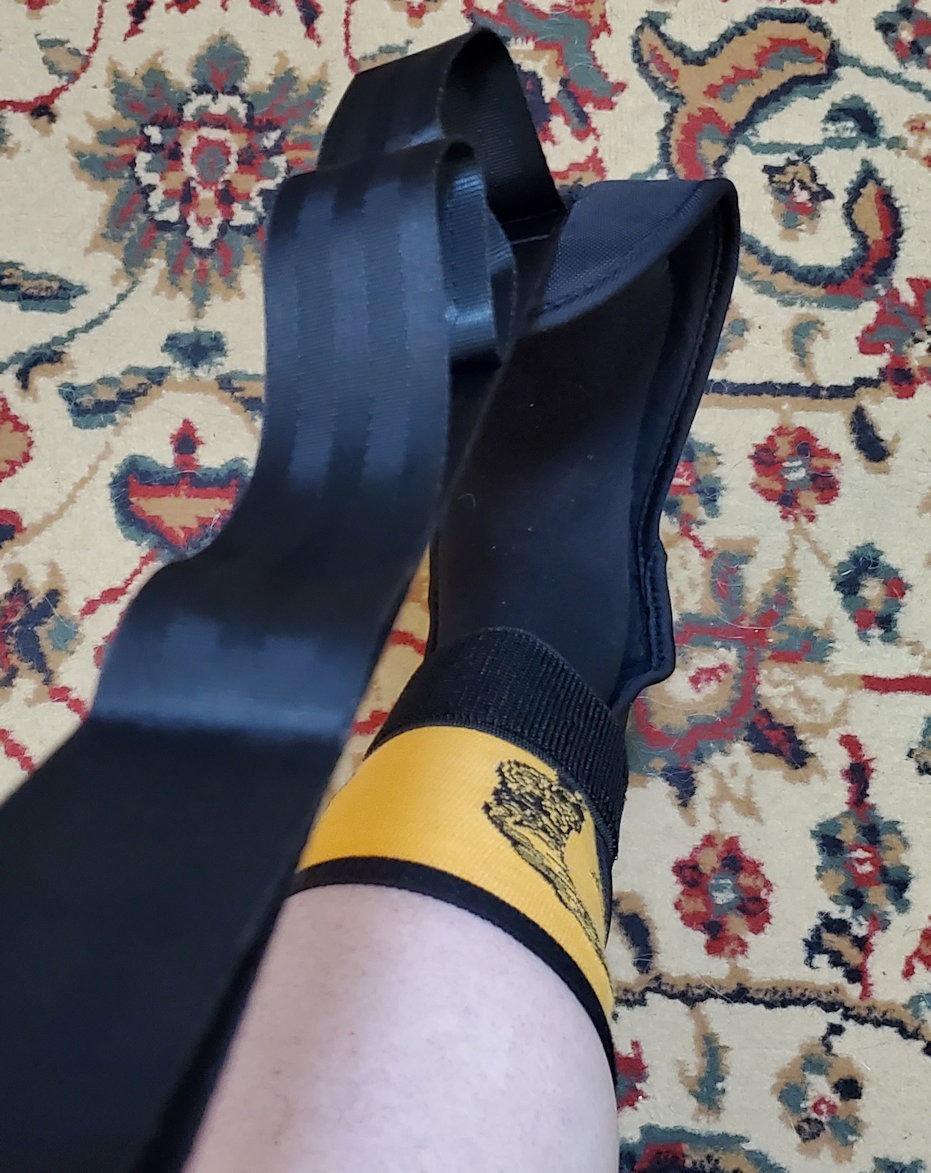 comness Foot and Calf Stretcher-Stretching Strap For Plantar Fasciitis, Heel Spurs, Foot Drop, Achilles Tendonitis & Hamstring. Yoga Foot & Leg Stretch Strap. (Black) customer photo 1