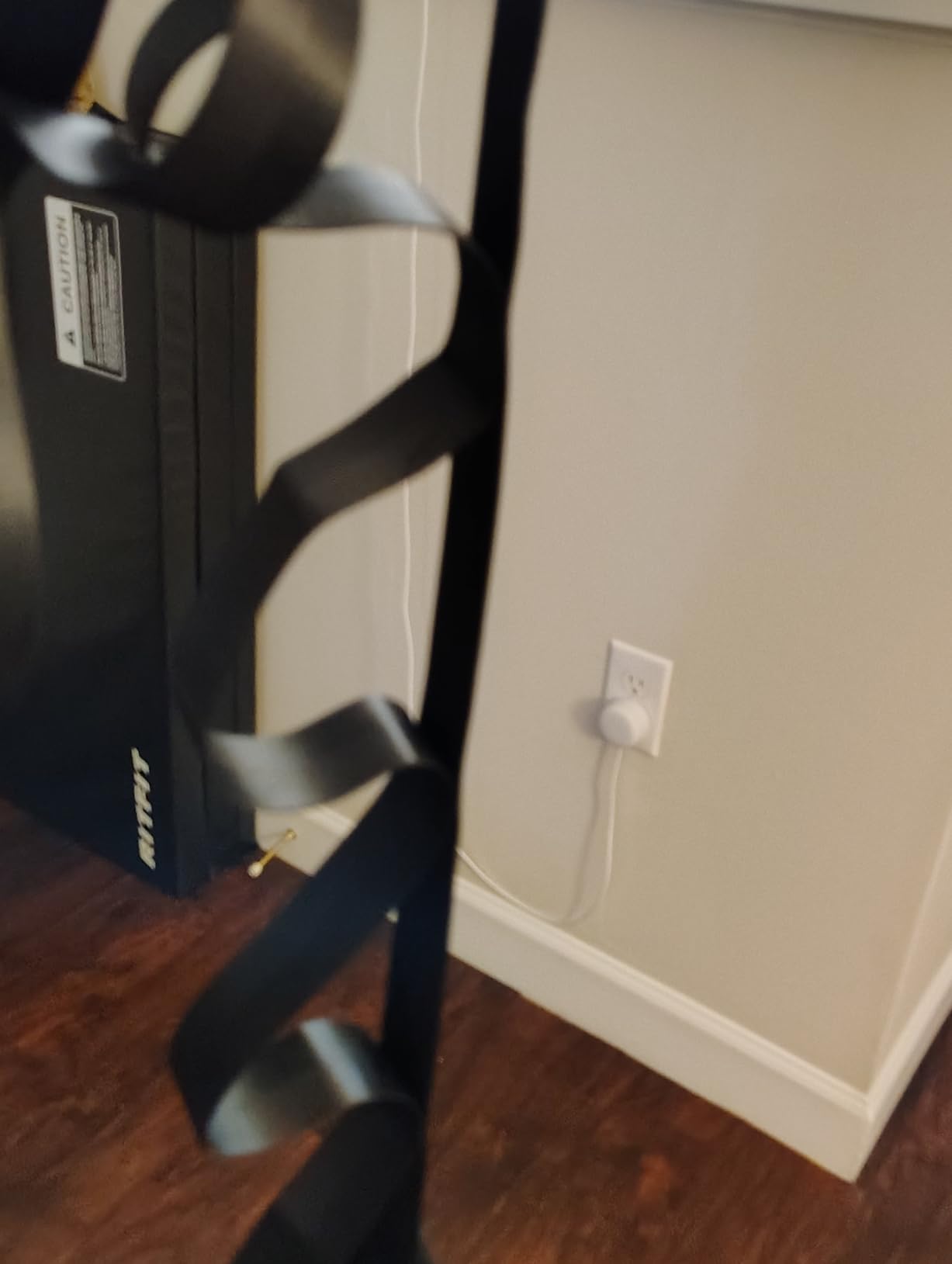comness Foot and Calf Stretcher-Stretching Strap For Plantar Fasciitis, Heel Spurs, Foot Drop, Achilles Tendonitis & Hamstring. Yoga Foot & Leg Stretch Strap. (Black) customer photo 2