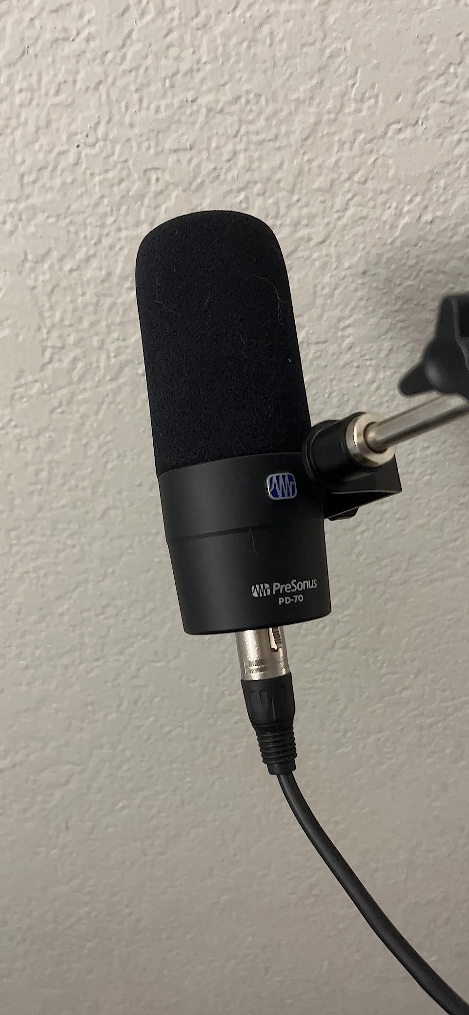 PreSonus PD-70 Dynamic Vocal Microphone for Broadcast, Podcasting, and Live Streaming customer photo 2