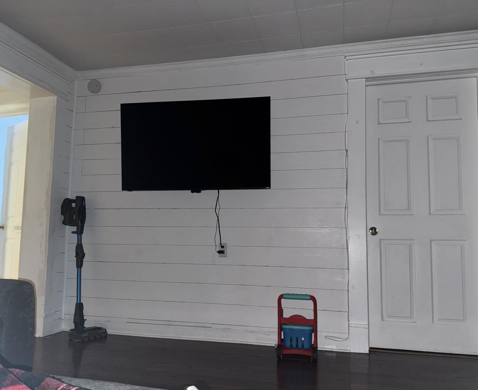Mounting Dream Full Motion TV Wall Mount for 42-90 Inch TV up to 154lbs customer photo 2
