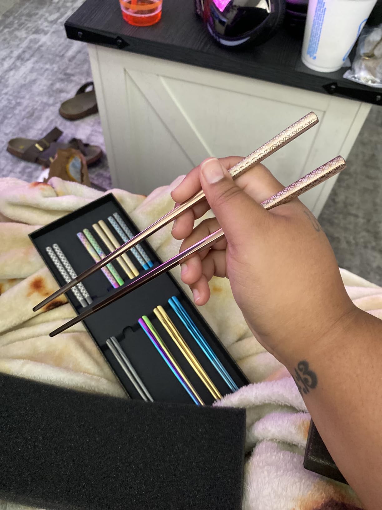Metal Chopsticks Reusable 18/8 Stainless Steel Chopsticks Multipack Dishwasher Safe Chop Sticks Cute Laser Engraved Non-slip Japanese Korean Chopstick for Cooking Eating 9 1/4 Inches 5 Pairs Gift Set customer photo 1