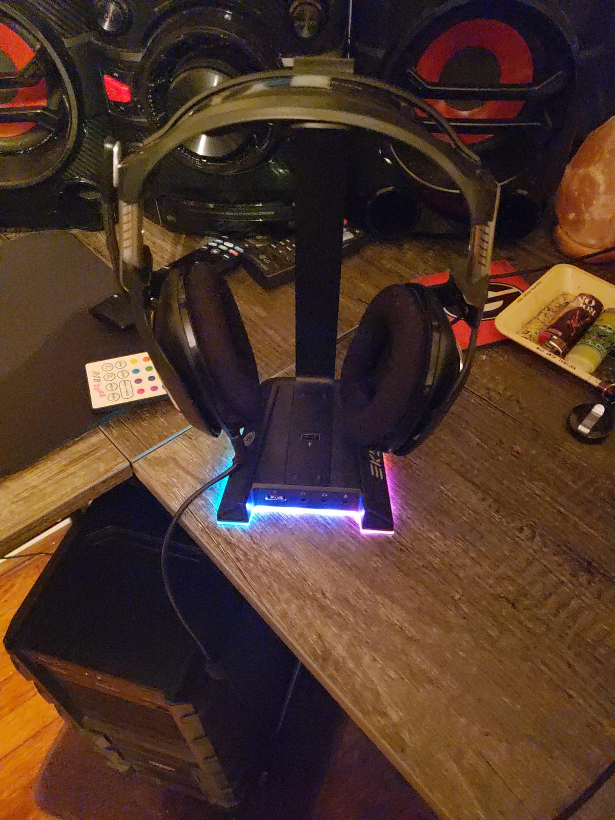 EKSA RGB Headset Stand, Headphone Stands with 7.1 Surround Sound & USB/3.5mm Port, Desk Gaming Headsets Holder with Aluminum Alloy Rod & Non-Slip Rubber Pad, Suitable for Most Gamer Desktop Earphones customer photo 1
