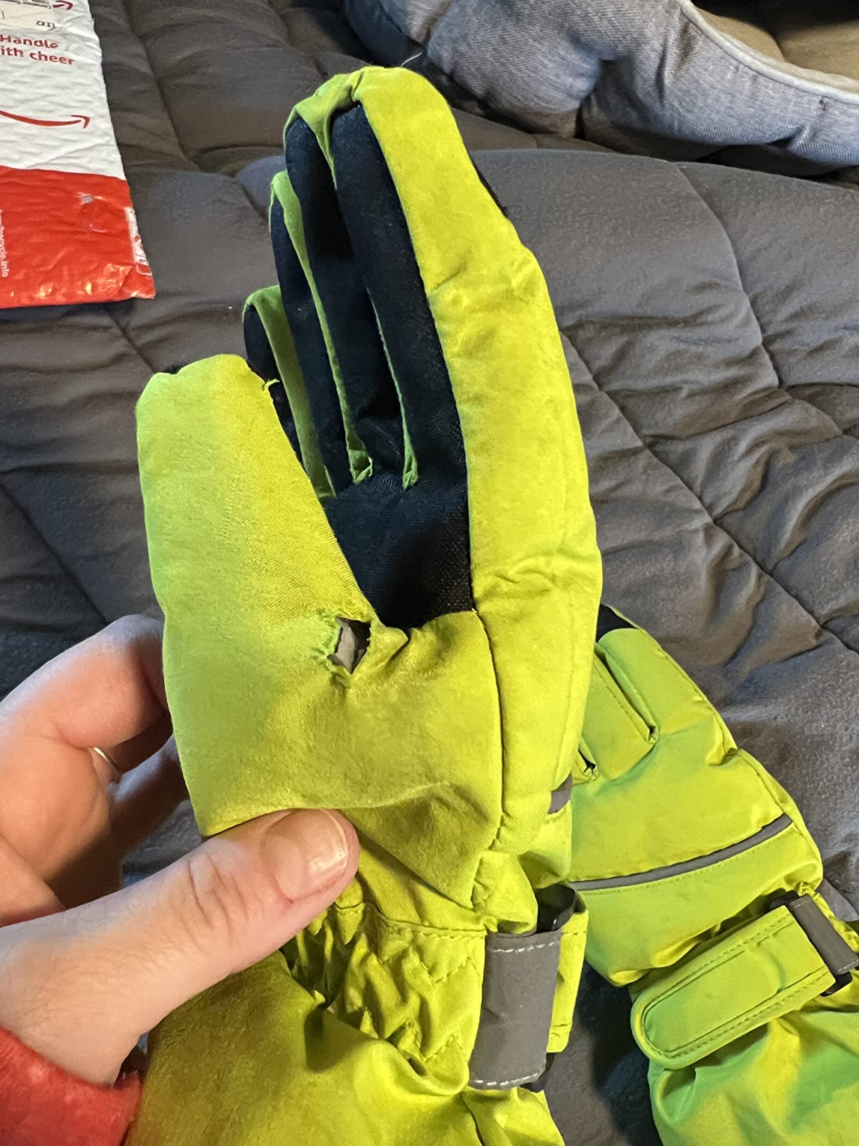 ThxToms Kids Warm Gloves Winter Waterproof Snow Gloves for Outdoor Sports Snowboard, Toddler Bulky Ski Gloves for Boys Girls 3-14 Years Old customer photo 1