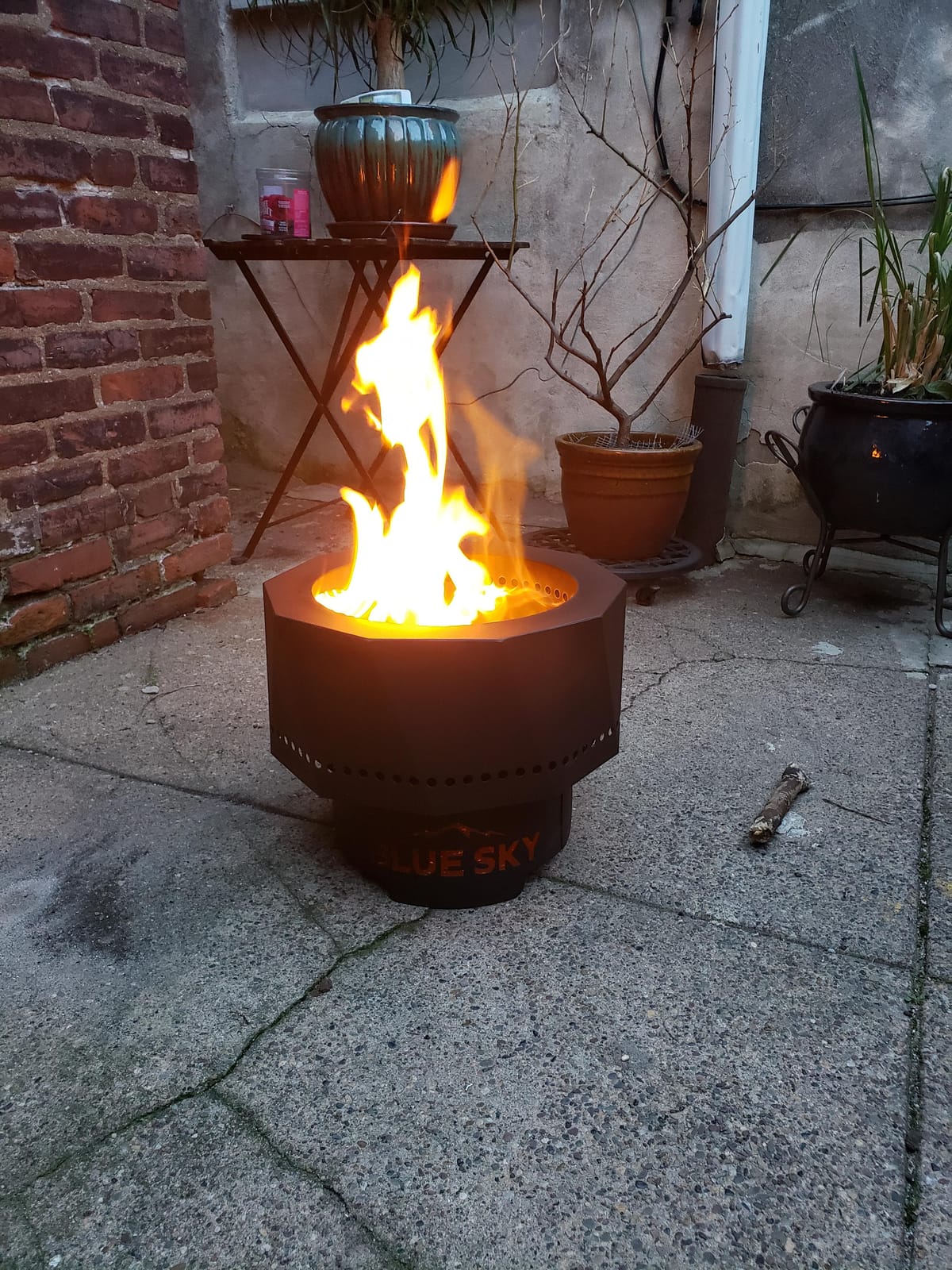 Ridge Smokeless Fire Pit, Carrying Bag, Spark Screen and Screen Lift, Black customer photo 1