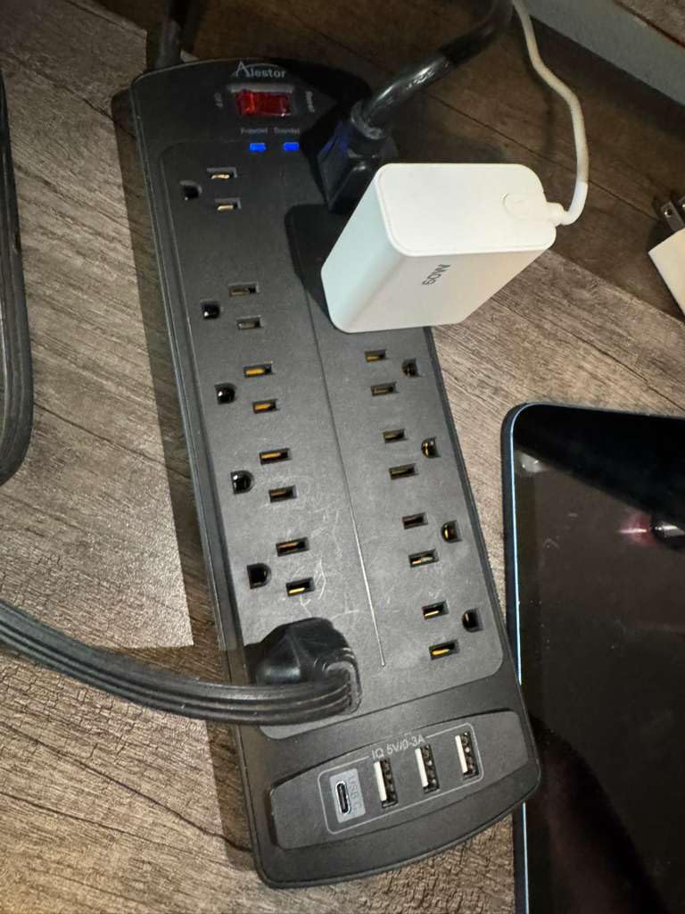 ALESTOR 6 Ft Surge Protector Power Strip with 12 Outlets and 4 USB Ports | 2700 Joules, 6 Feet Heavy Duty Extension Cord with Multiple Outlets for Home, Office, Dorm Room, ETL Listed, Black customer photo 1
