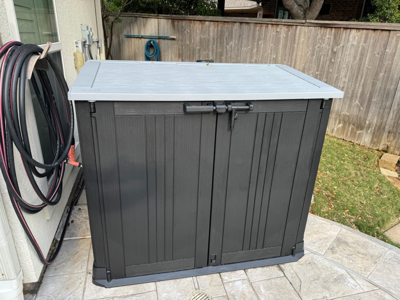 Keter Store-It-Out MIDI Outdoor Resin Storage Shed – Weather-Resistant Horizontal Cabinet for Trash Cans, Garden Tools & Patio Accessories – Lockable, Easy-Lift Lid, 30 Cu. Ft. Capacity, Beige customer photo 1