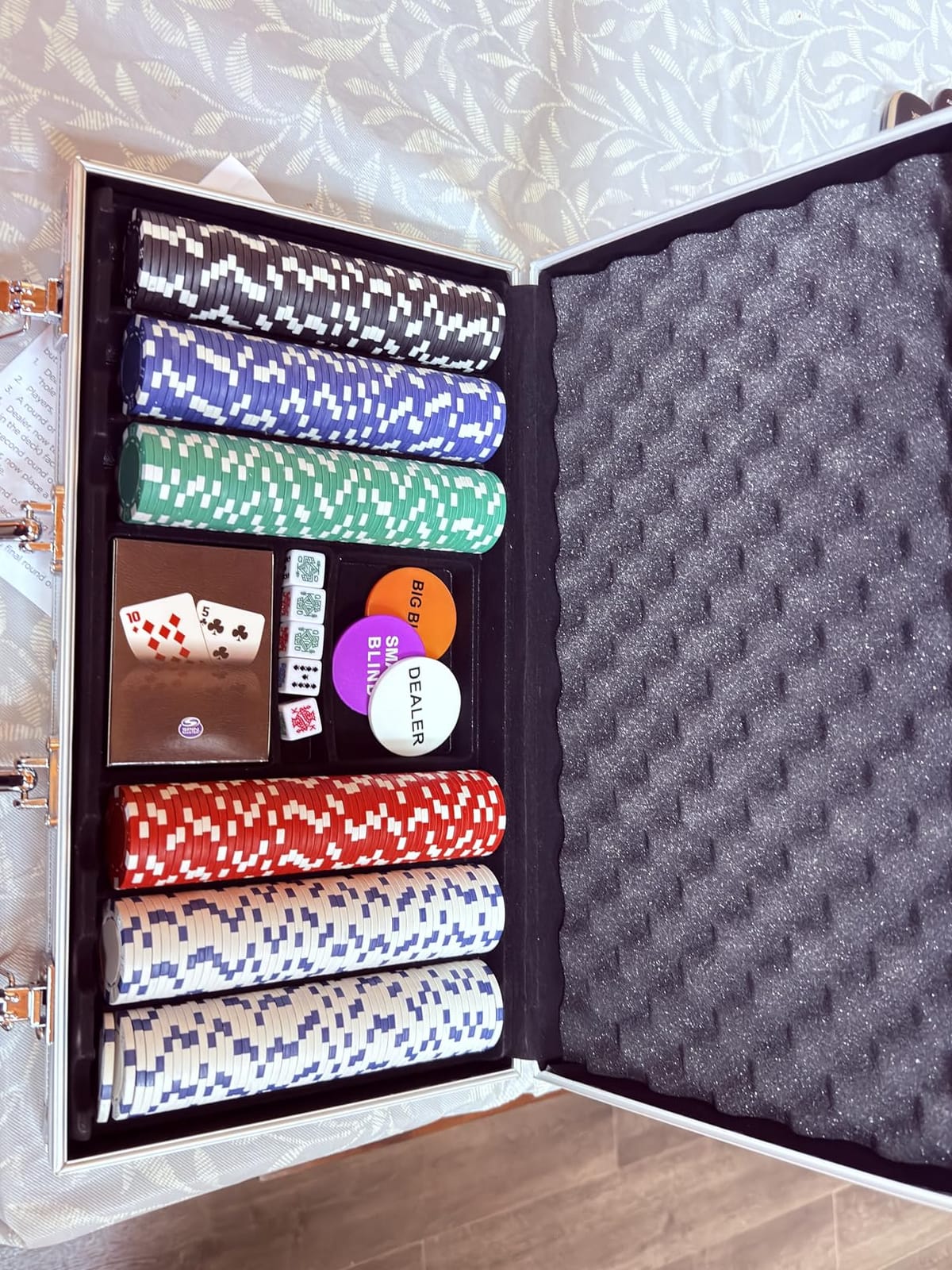Spin Master Games 300-Piece Casino Poker Set in Metal Case Classic Game customer photo 1