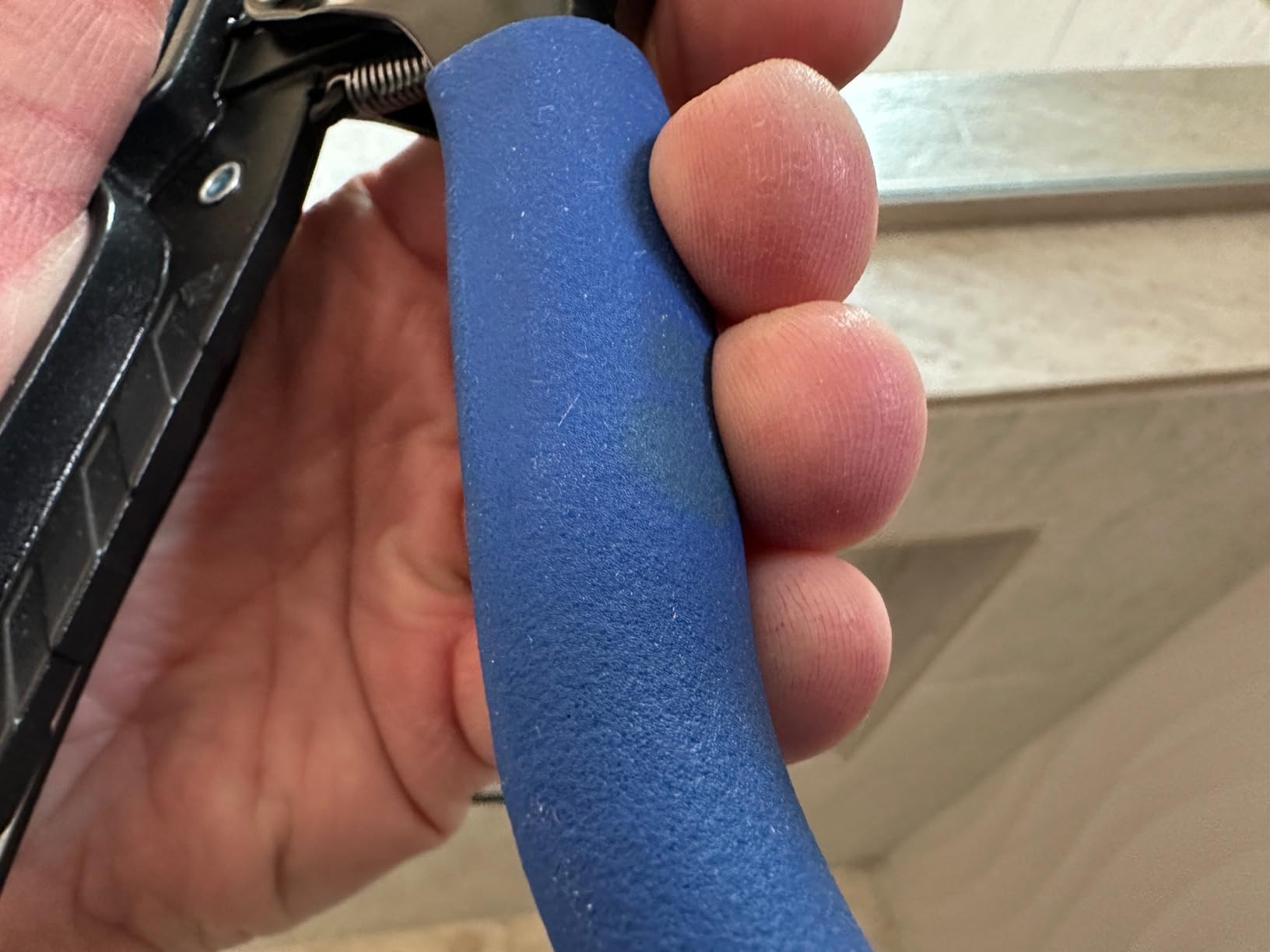 WORKPRO Caulking Gun, Hand Caulk Gun with Adjustable 9:1&18:1 Thrust Ratio customer photo 1