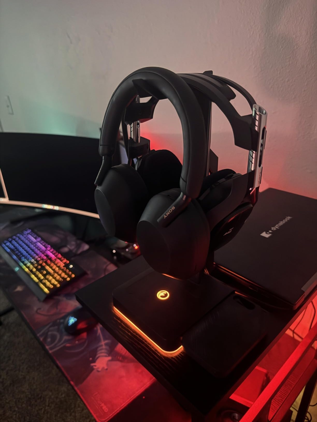 RGB Gaming Headset Stand with 2 USB Ports, Game Headphone Mount for PC, Xbox One, PS4, Switch, Earphone Holder Hanger, Great for Gaming Stations, Fancy Desk Gamer Accessories, Black customer photo 1