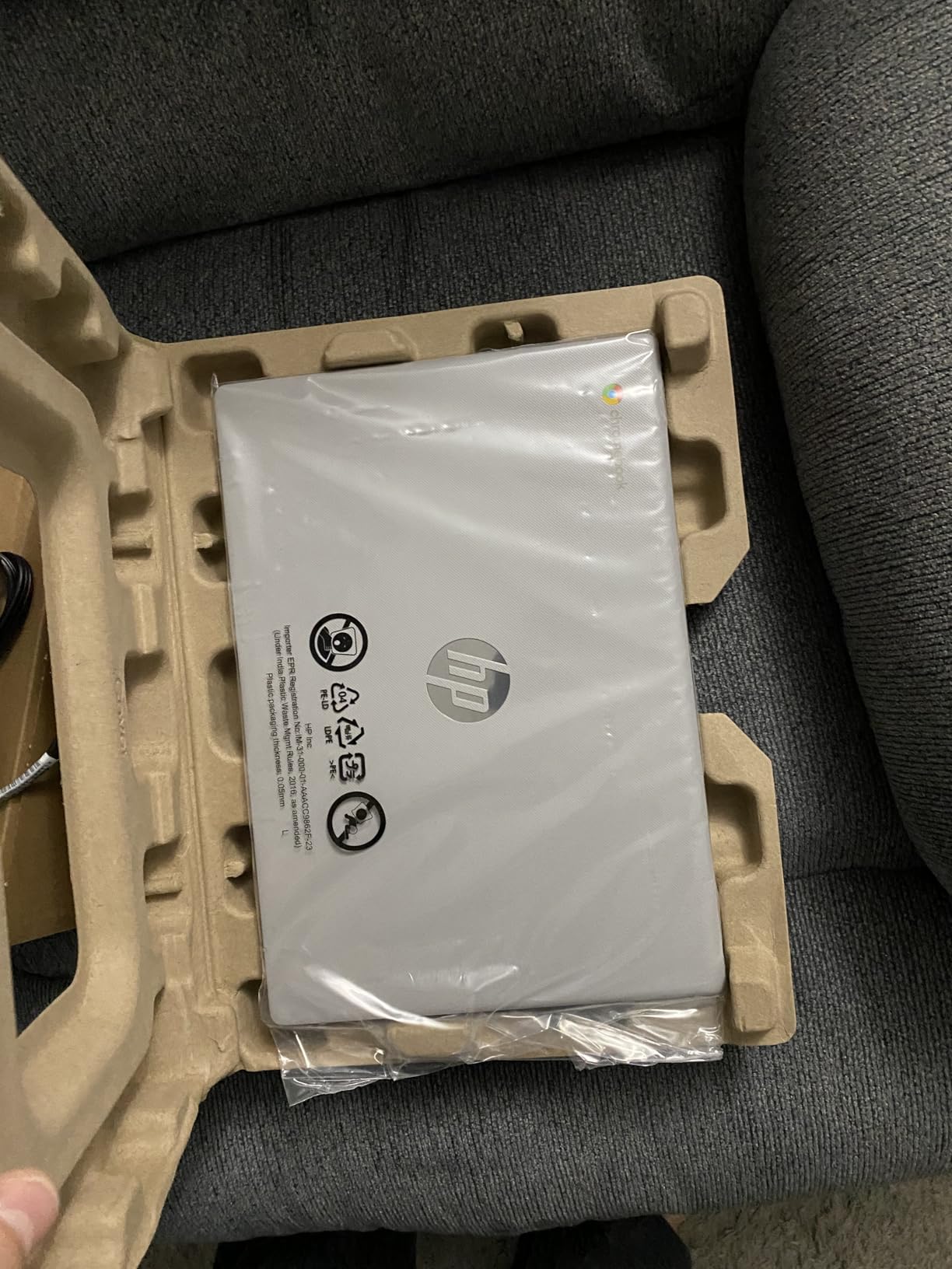 HP Chromebook 14 Laptop, Intel Celeron N4000 Processor, 4 GB RAM, 32 GB eMMC, 14” HD Display, Chrome, Lightweight Computer with Webcam and Dual Mics, Home, School, Music, Movies (14a-na0021nr, 2021) customer photo 2