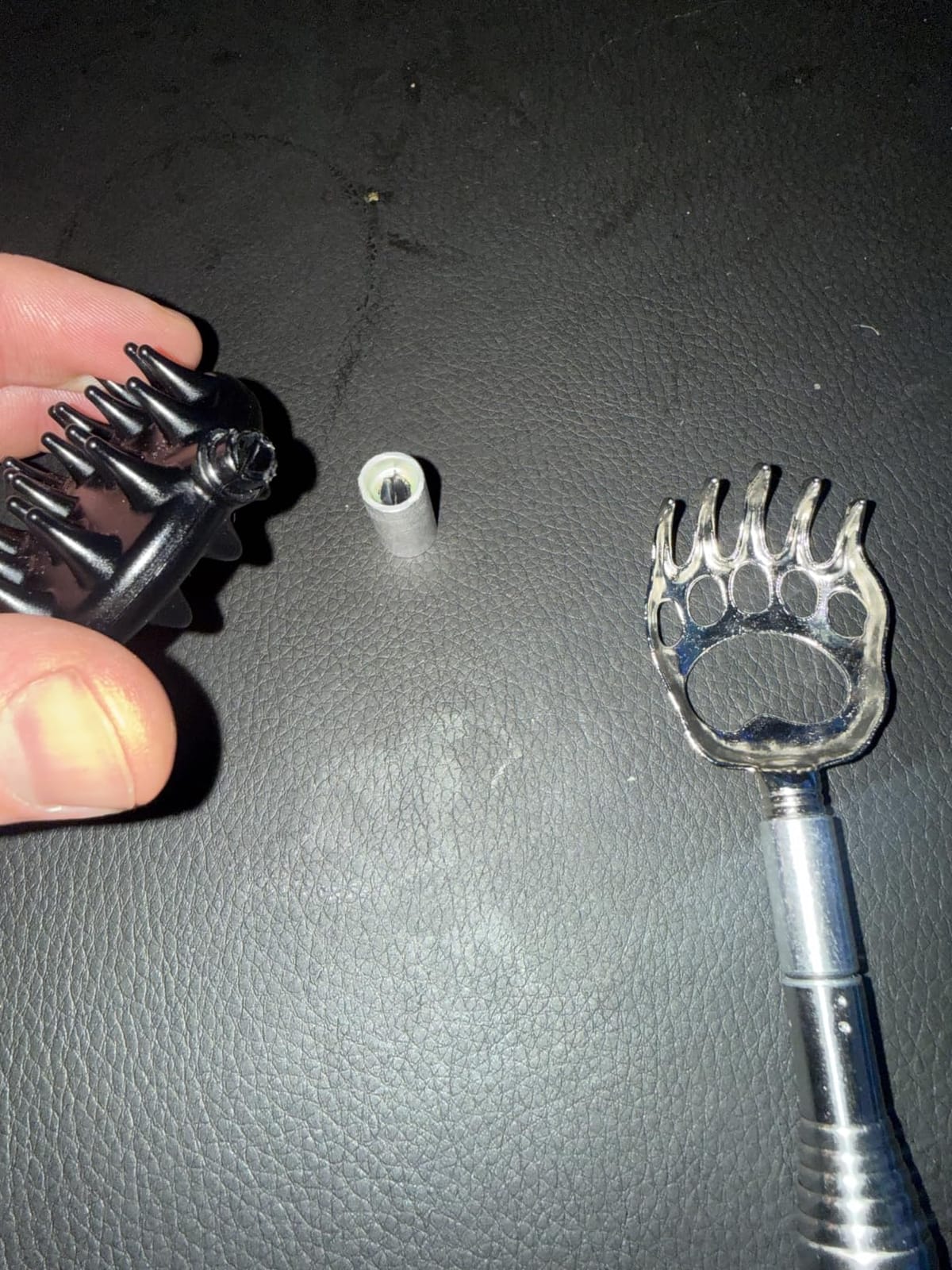 Telescoping Back Scratcher with 5 Detachable Heads, Gift for Men Black customer photo 2