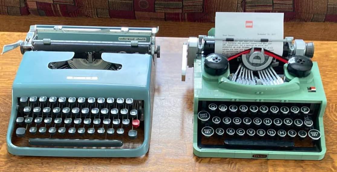 LEGO Ideas Typewriter 21327 Building Set for Adults, Collectible Retro Display Model, Creative Hobbies Unique Gift Idea customer photo 2