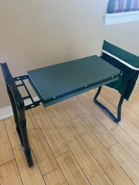 KVR Upgraded Garden Kneeler and Seat with Thicken & Widen Soft Kneeling Pad,Heavy Duty Foldable Gardener Stool with 2 Tool Pouches,Gardening Gifts for Women Mom Men Seniors¡­… customer photo 2