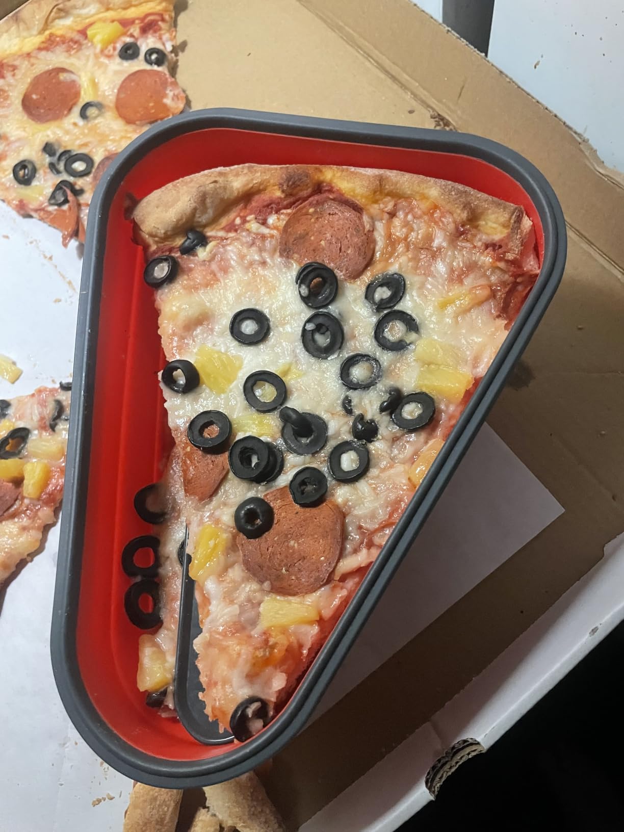 The Perfect Pizza Pack™ - Reusable Pizza Storage Container with 5 Microwavable Serving Trays - BPA-Free Adjustable Pizza Slice Container to Organize & Save Space, Red customer photo 2