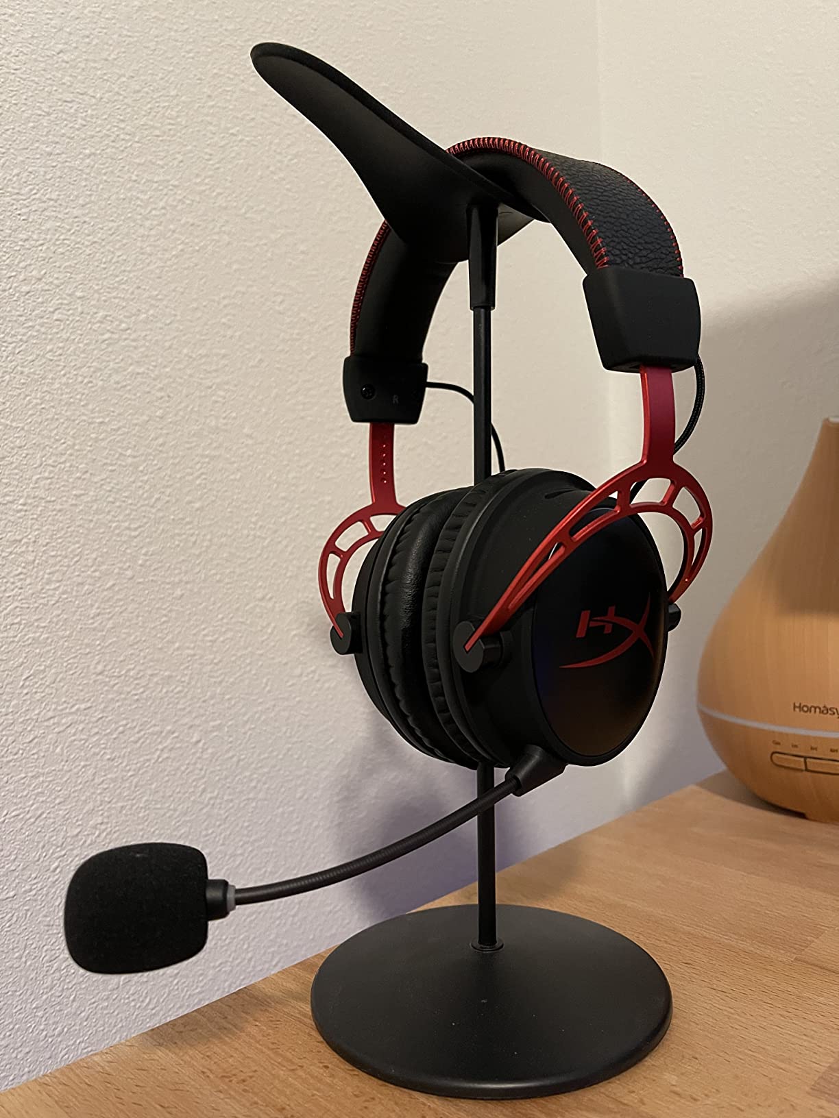 HyperX Cloud Alpha Wireless - Gaming Headset for PC, 300-hour battery life, DTS Headphone:X Spatial Audio, Memory foam, Dual Chamber Drivers, Noise-canceling mic, Durable aluminum frame, Red customer photo 1