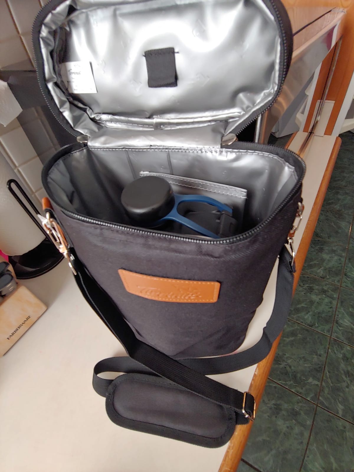 Tirrinia 2 Bottle Insulated Wine Tote Carrier Bag customer photo 1