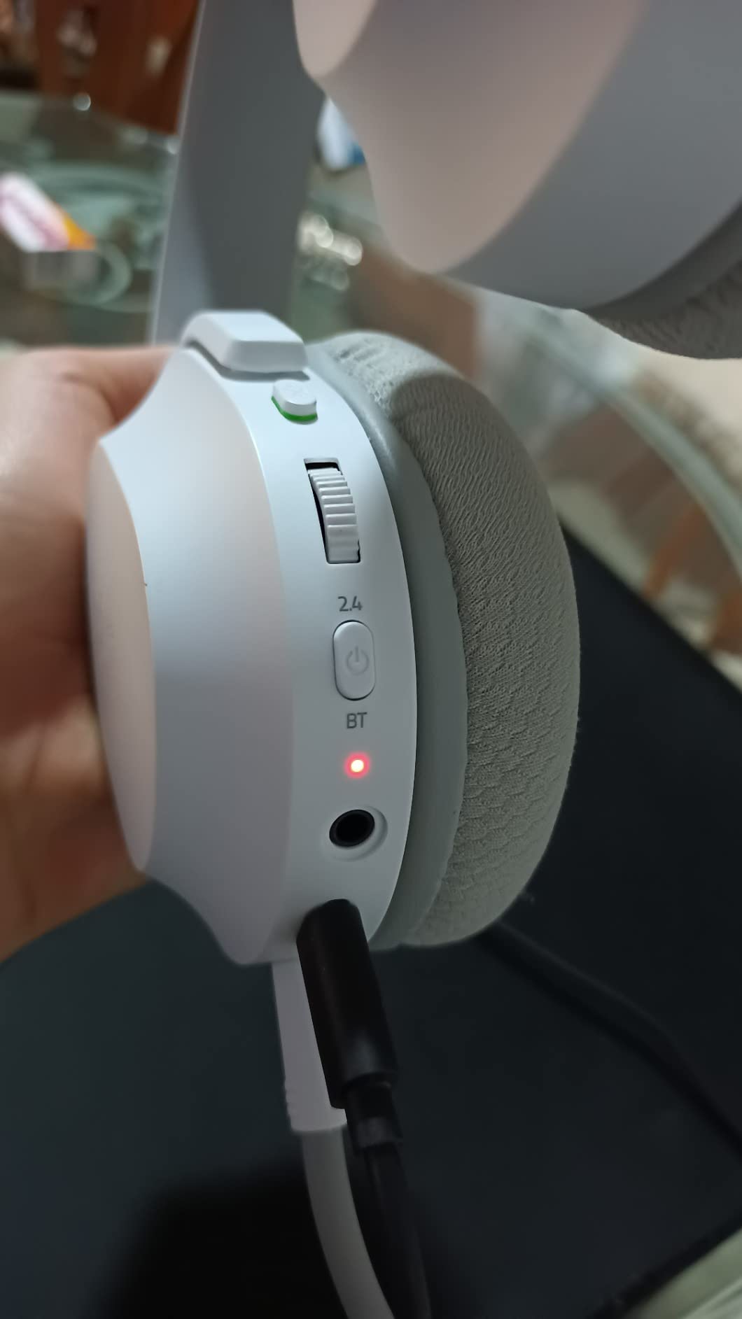 Razer Barracuda X Wireless Gaming & Mobile Headset, 2.4Ghz + BT, White customer photo 2
