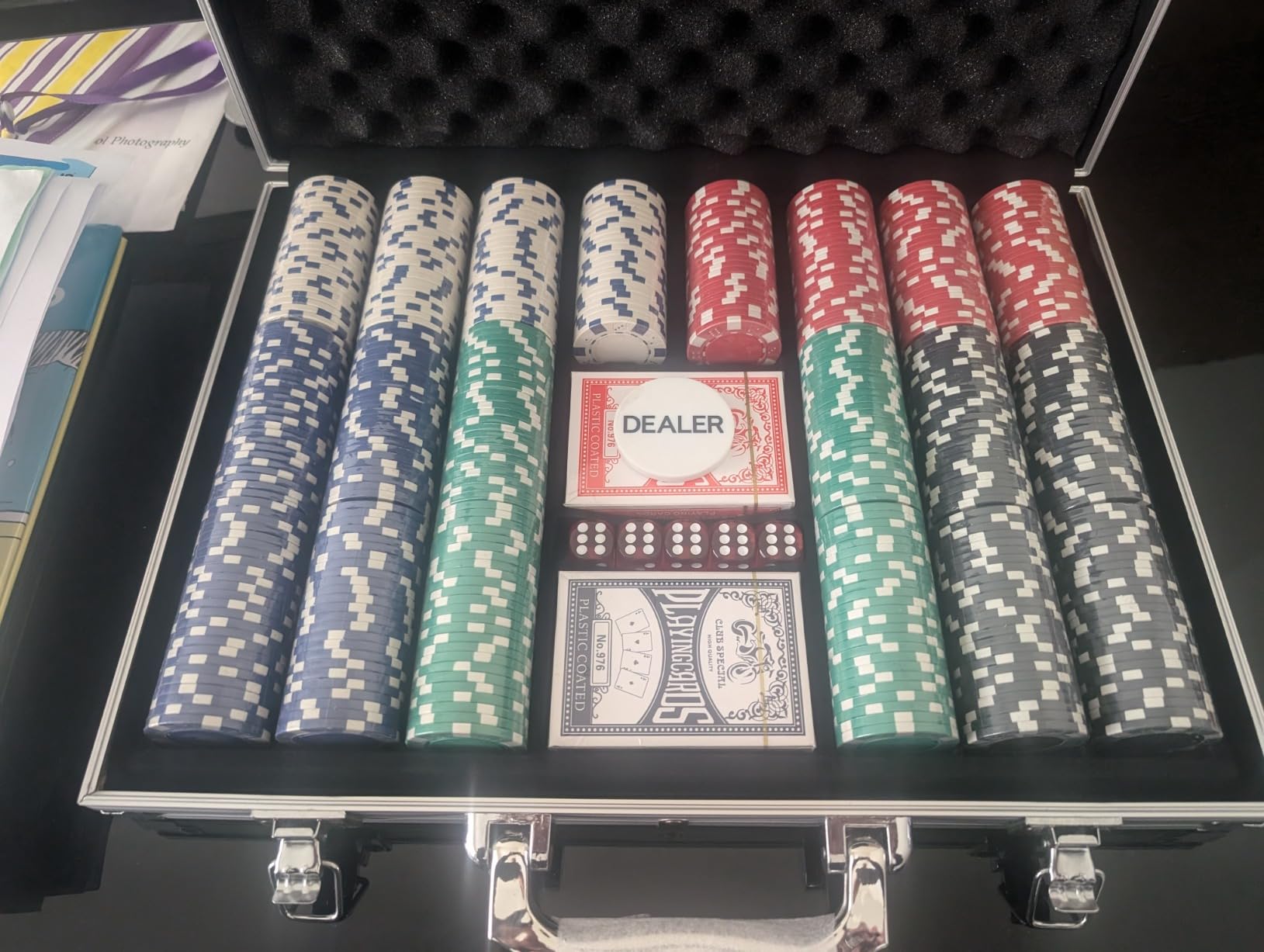 Comie Poker Chips,500PCS Poker Chip Set with Aluminum Travel Case,11.5 Gram Poker Set for Texas Holdem Blackjack Gambling customer photo 2