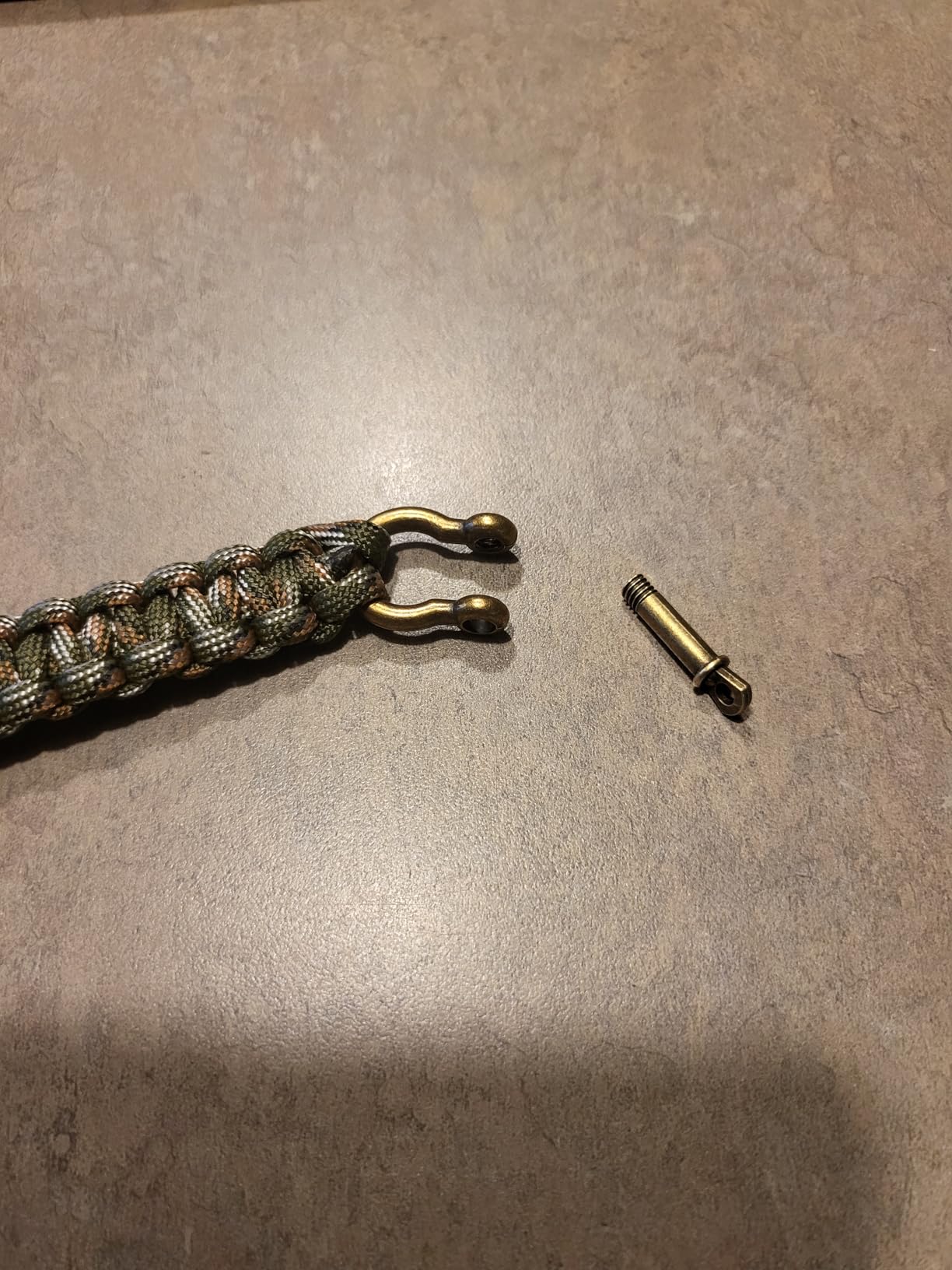 VAYOBOO Paracord Bracelet - Tactical Survival Bracelet for Men with Bronze USA Flag - 3 Adjustable Sizes - Green Camo, L customer photo 1