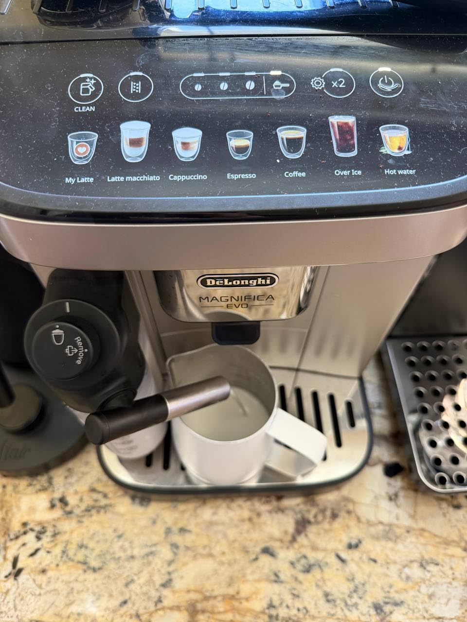 De'Longhi Magnifica Evo Automatic Espresso Machine, Milk Frother, Silver customer photo 1